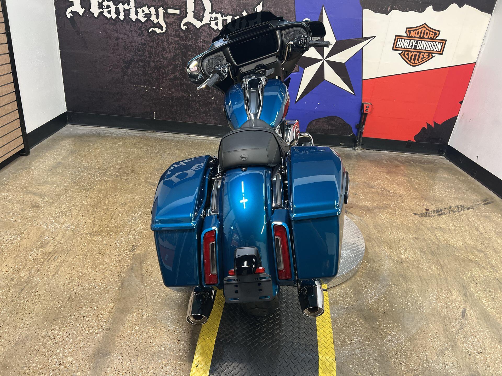 2026 Harley-Davidson® Street Glide® FLHX, photo 9