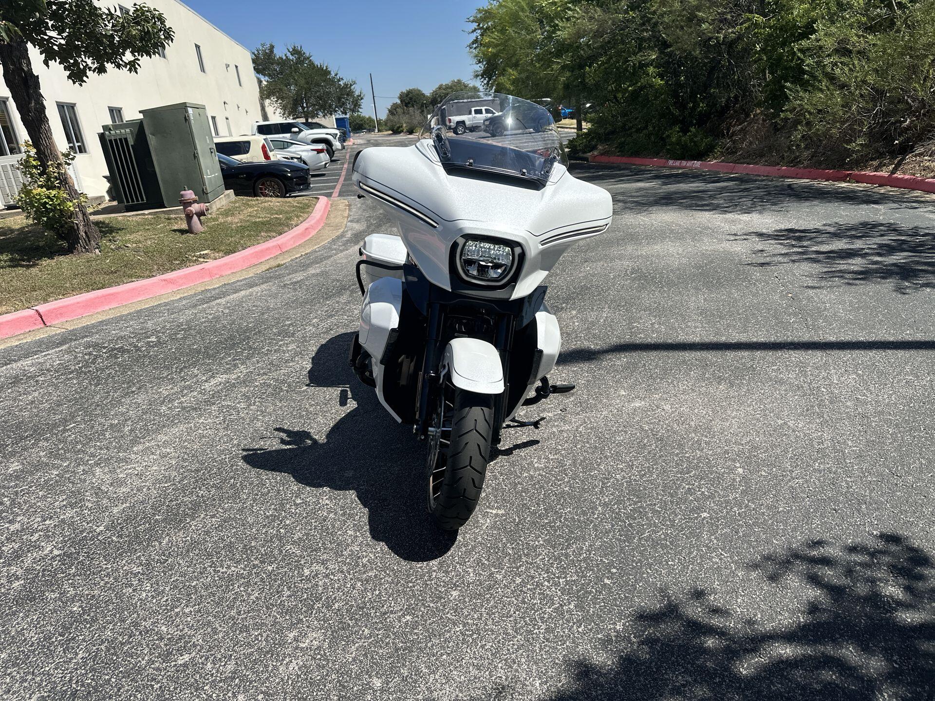 2026 Harley-Davidson® Street Glide Limited FLHXL, photo 4
