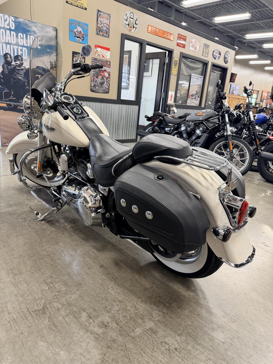 2015 Harley-Davidson® Softail® Deluxe FLSTN, photo 10