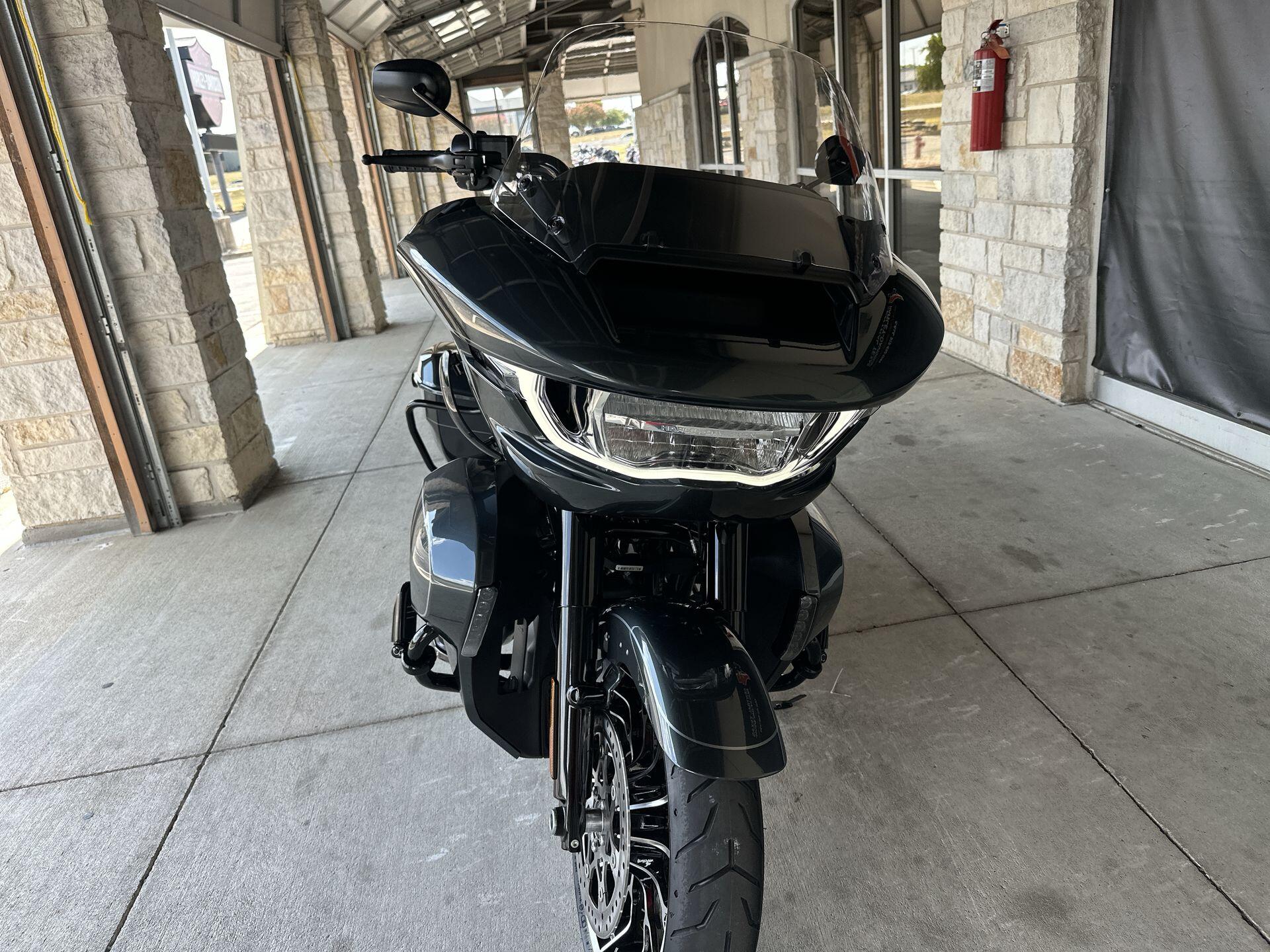 2026 Harley-Davidson® Road Glide Limited FLTRXL, photo 10