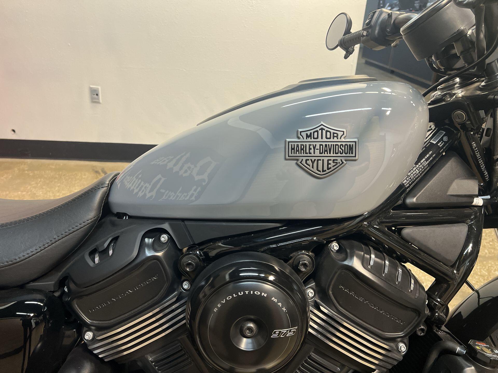 2026 Harley-Davidson® Nightster® Dark Billiard Gray Black Trim, photo 13