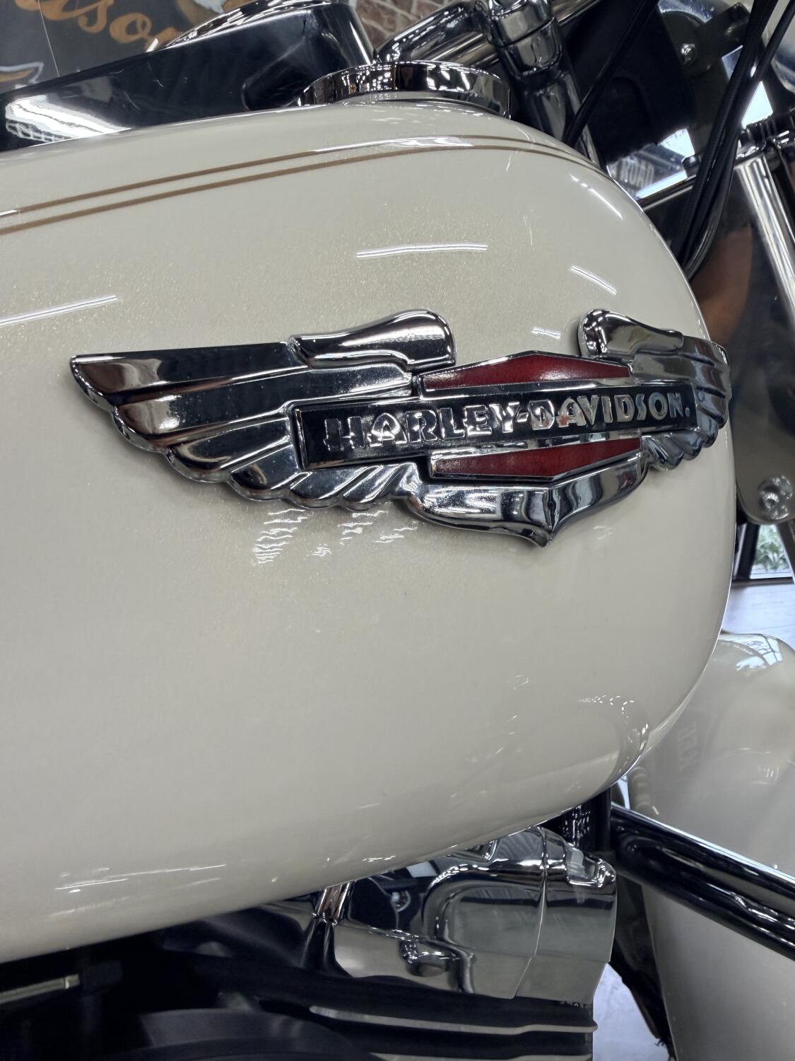 2015 Harley-Davidson® Softail® Deluxe FLSTN, photo 3