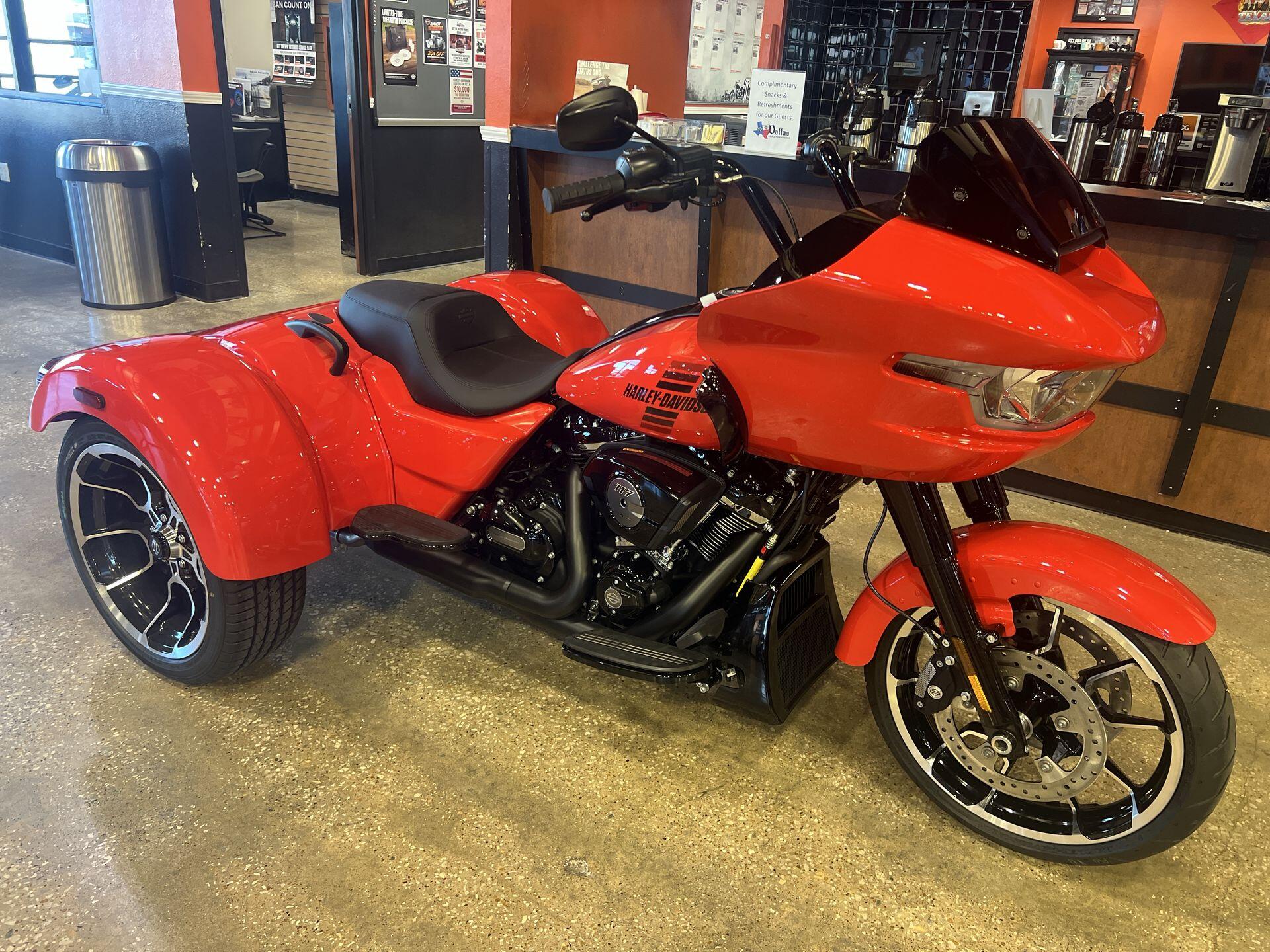 2026 Harley-Davidson® Road Glide 3 FLTRT, photo 6
