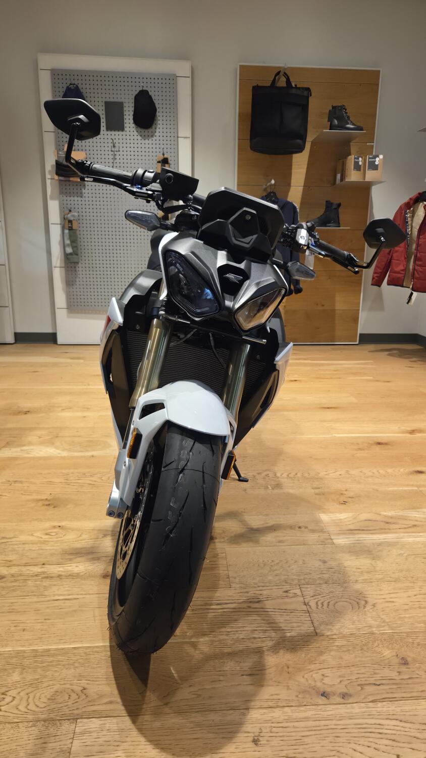 2026 BMW Motorrad S 1000 R | $750 Cash Rebate, photo 3