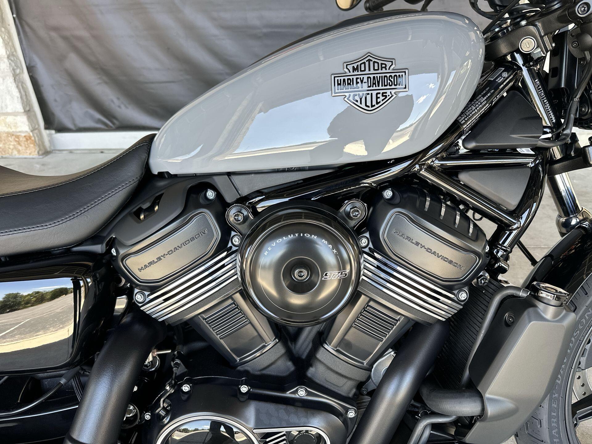 2026 Harley-Davidson® Nightster® RH975, photo 13