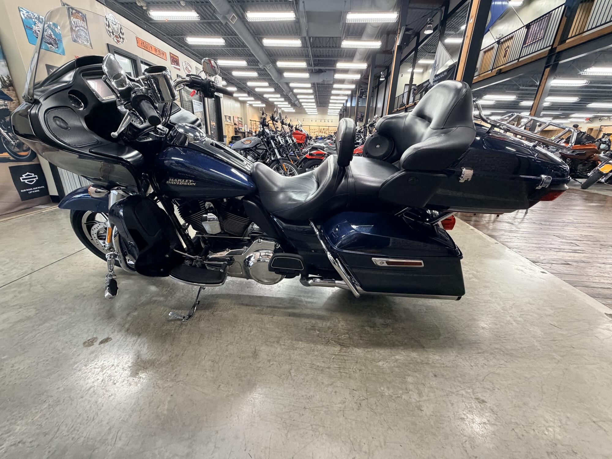 2016 Harley-Davidson® Road Glide® Ultra FLTRU, photo 11