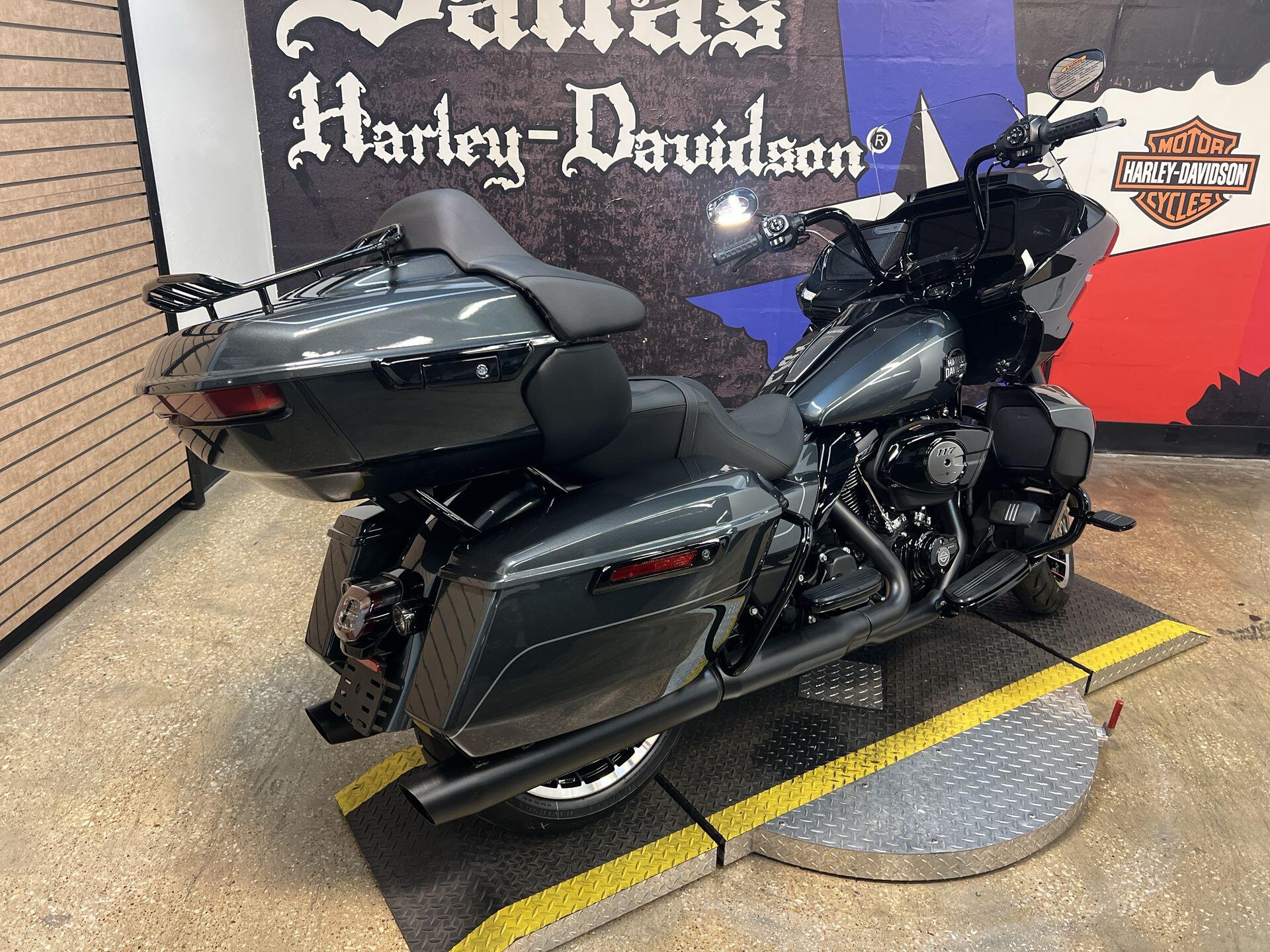 2026 Harley-Davidson® Road Glide Limited FLTRXL, photo 8