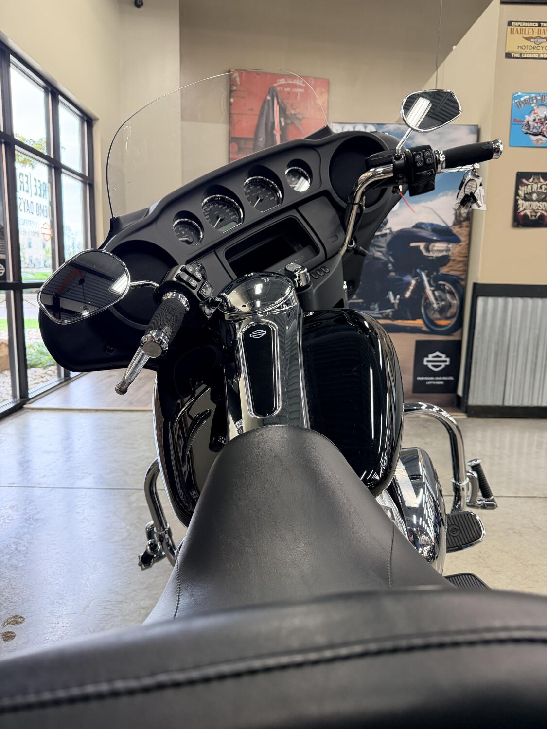 2021 Harley-Davidson® Electra Glide® Standard FLHT, photo 4