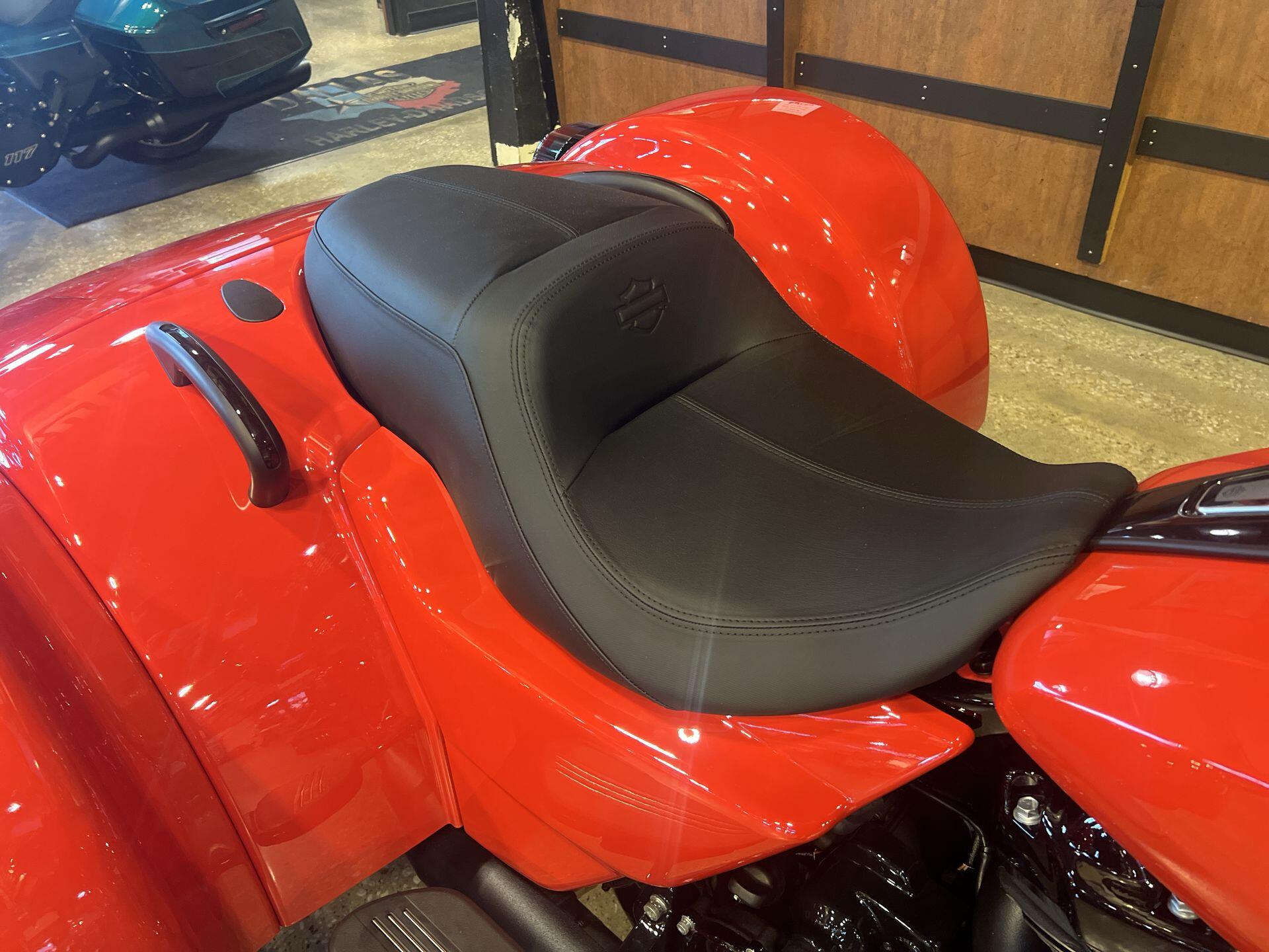 2026 Harley-Davidson® Road Glide 3 FLTRT, photo 14