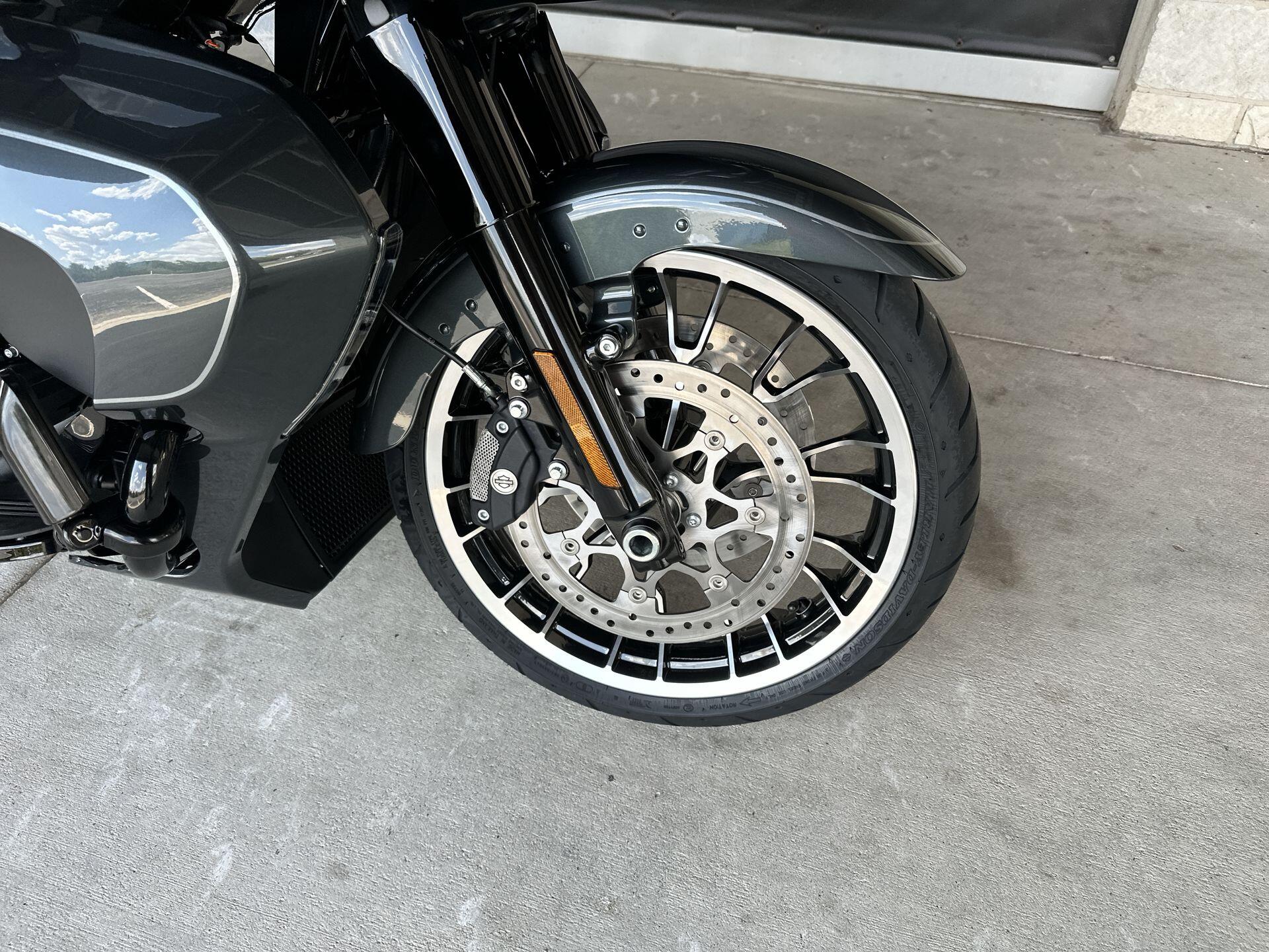 2026 Harley-Davidson® Road Glide Limited FLTRXL, photo 11