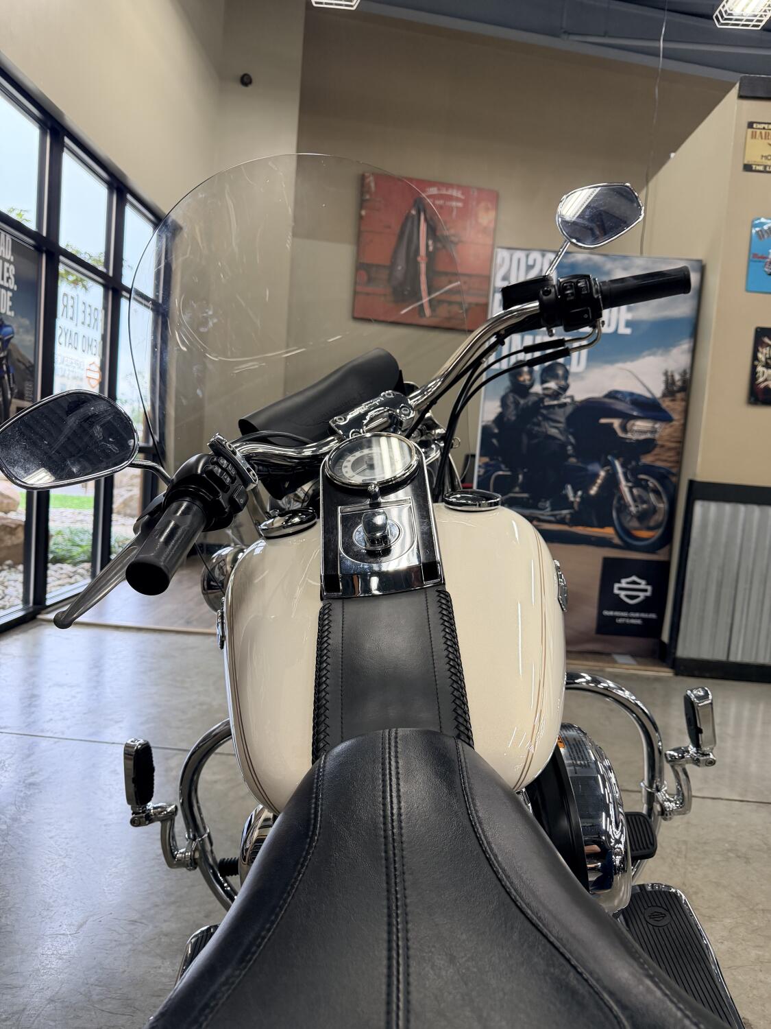 2015 Harley-Davidson® Softail® Deluxe FLSTN, photo 4