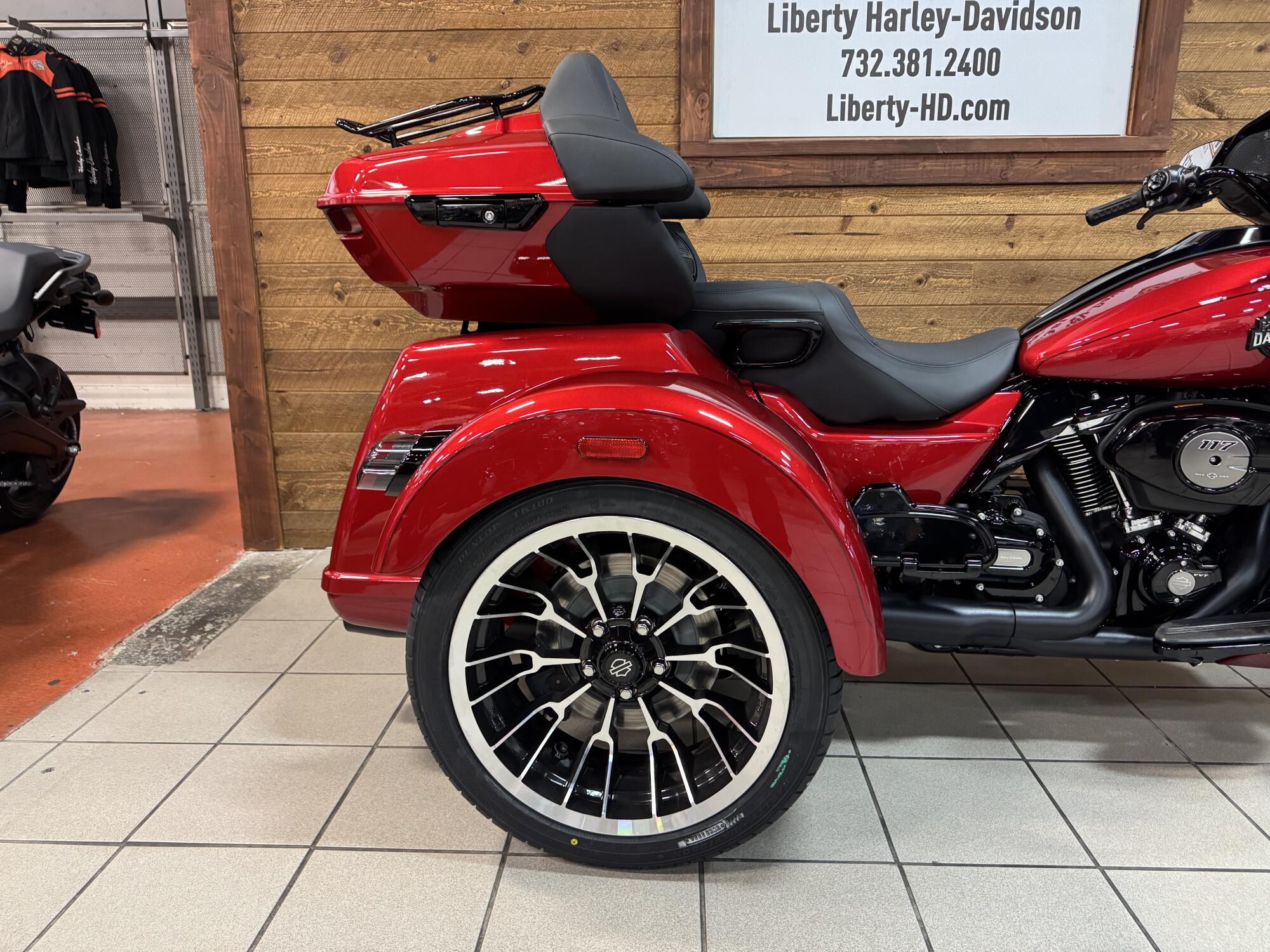 2026 Harley-Davidson® Street Glide 3 Limited Brilliant Red Black Trim FLHLT, photo 6