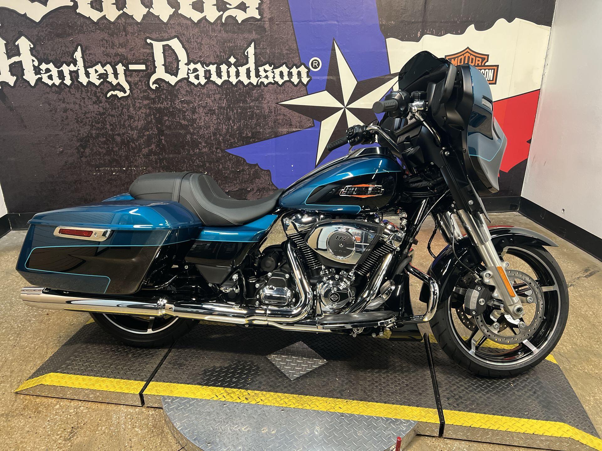 2026 Harley-Davidson® Street Glide® FLHX, photo 7