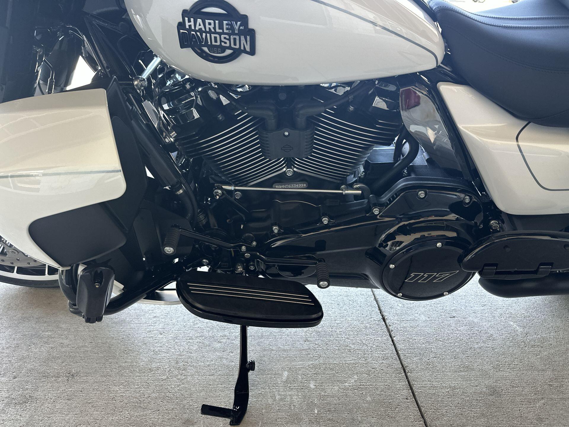 2026 Harley-Davidson® Street Glide Limited FLHXL, photo 12
