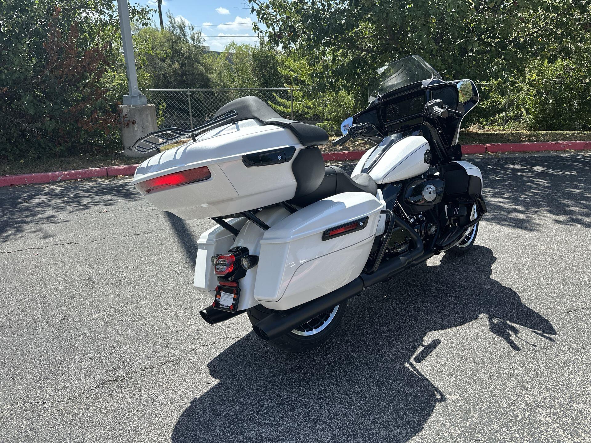 2026 Harley-Davidson® Street Glide Limited FLHXL, photo 9