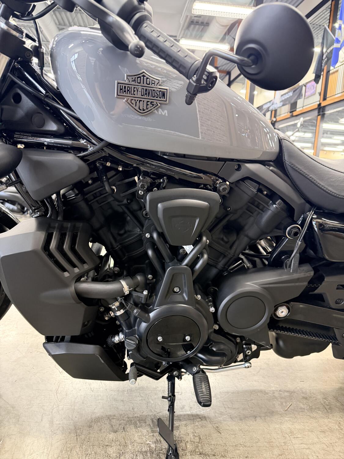 2026 Harley-Davidson® Nightster® RH975, photo 12