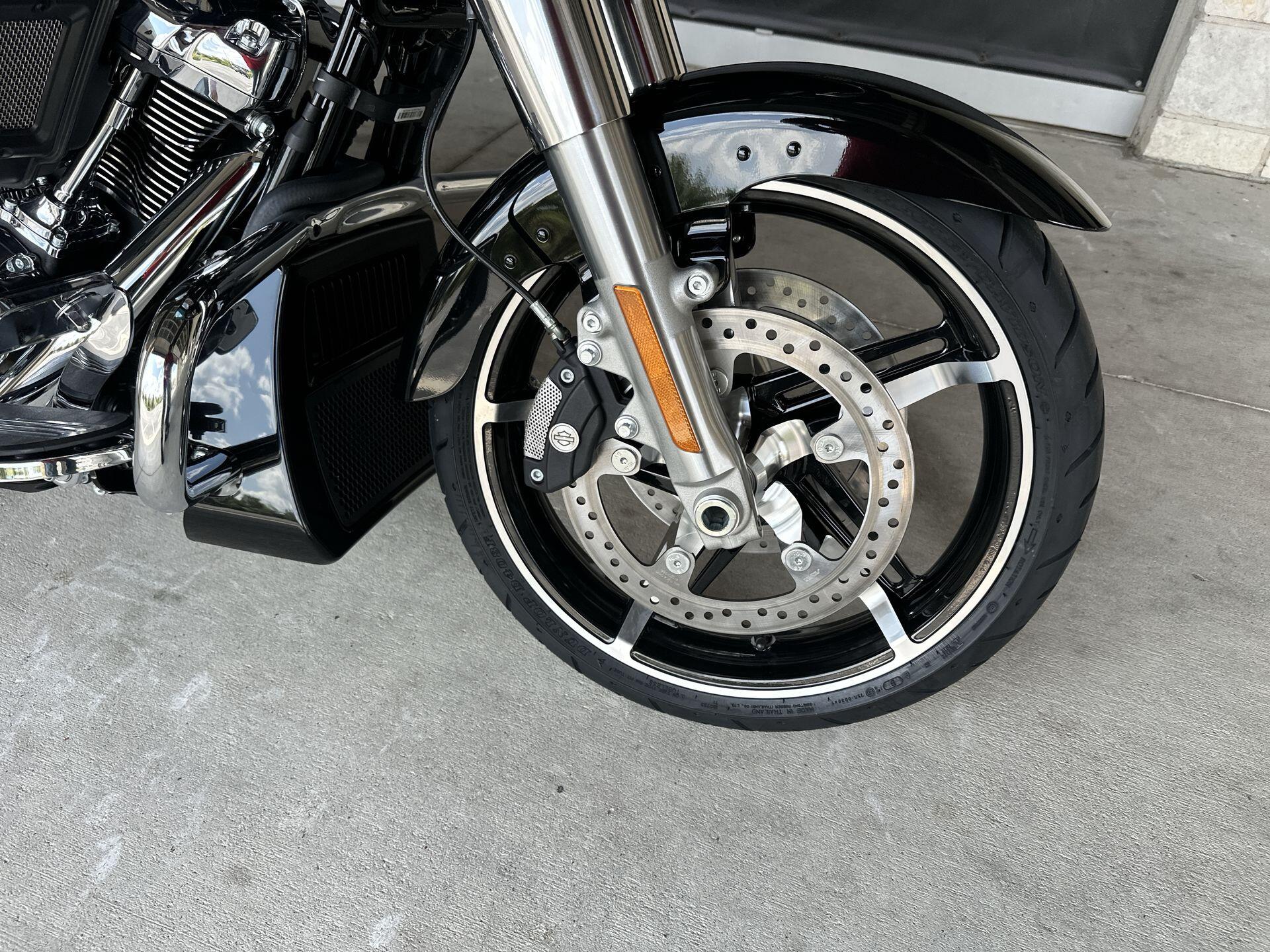 2026 Harley-Davidson® Road Glide® FLTRX, photo 11