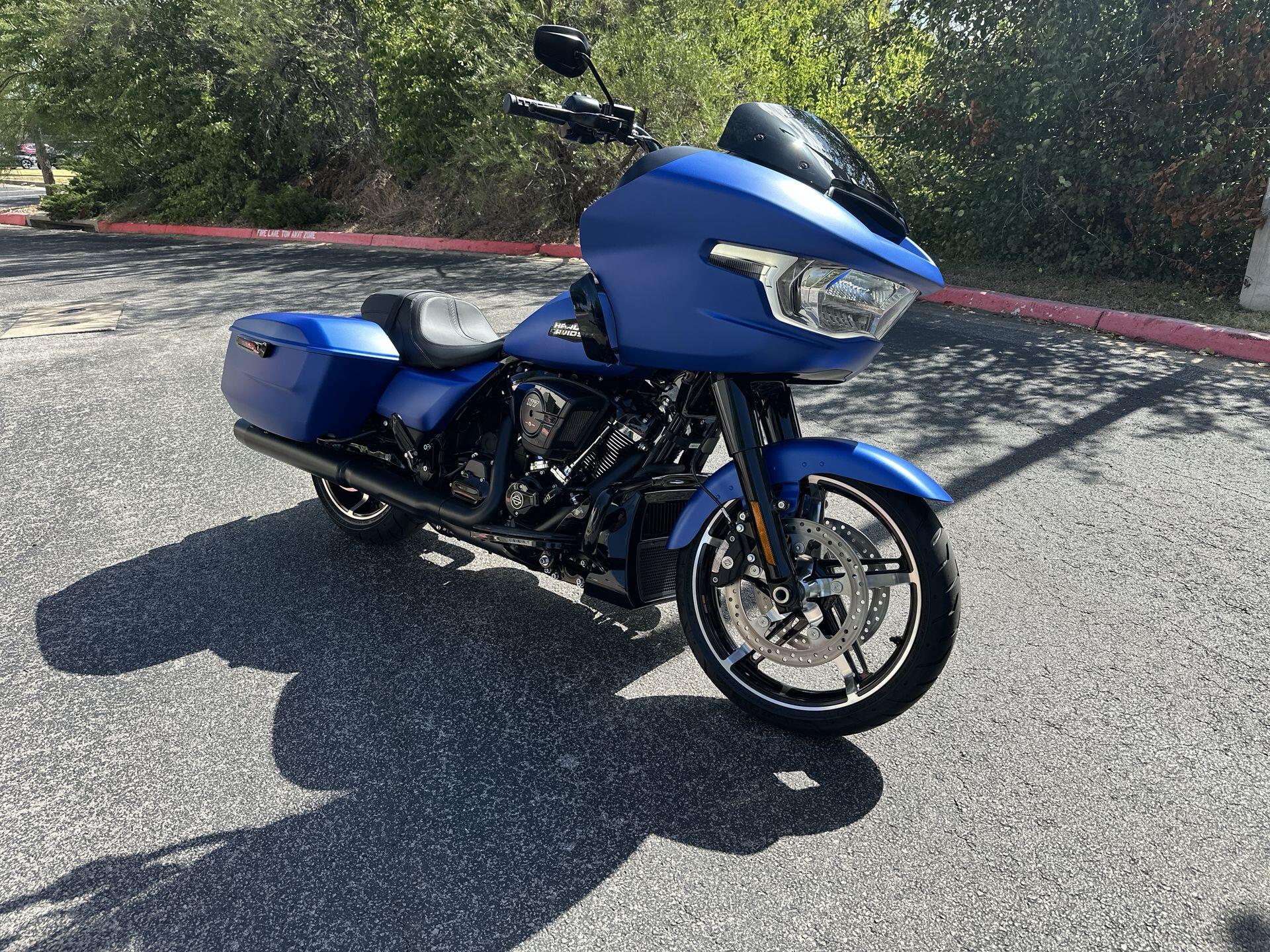 2026 Harley-Davidson® Road Glide® FLTRX, photo 3