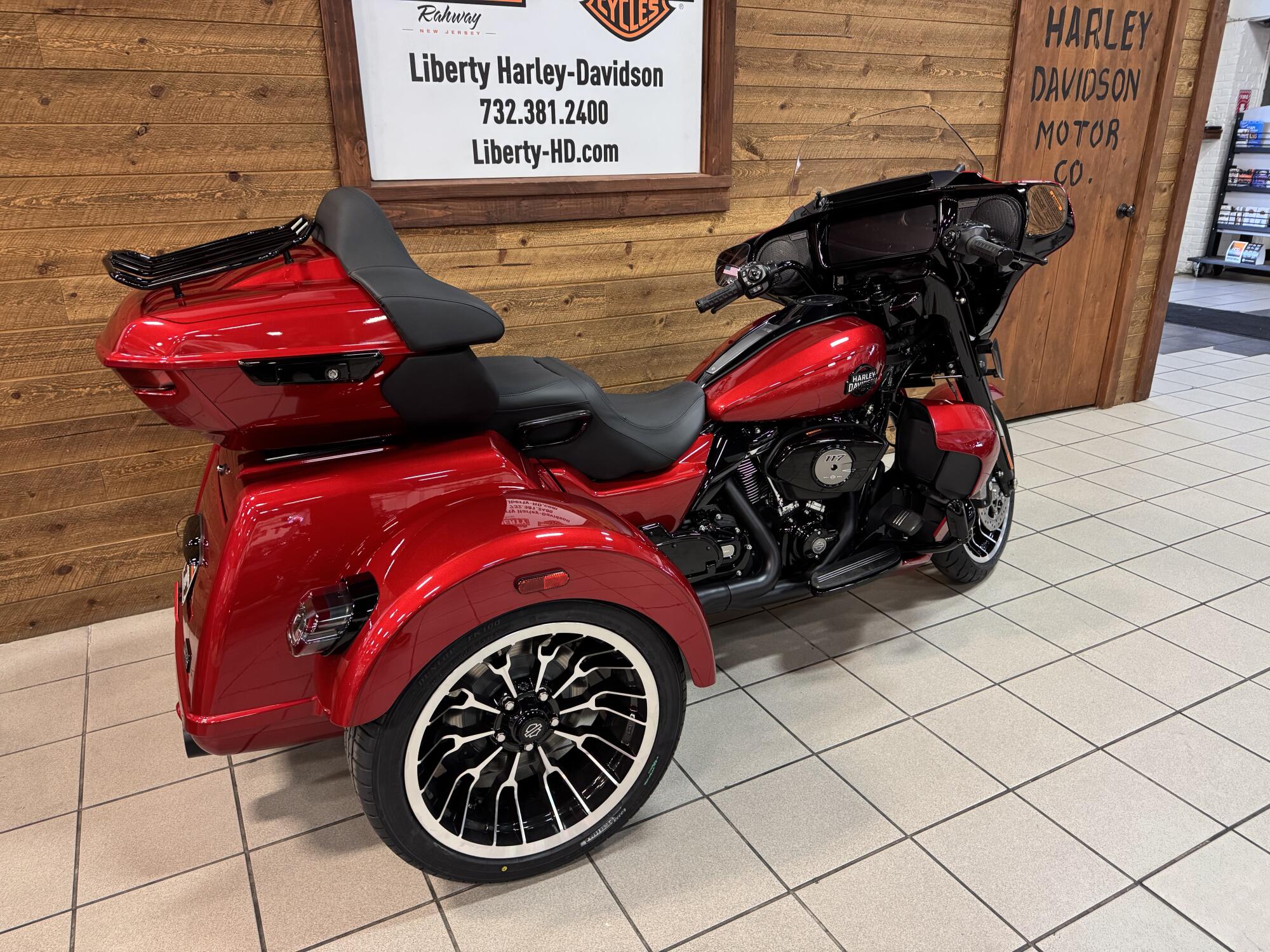 2026 Harley-Davidson® Street Glide 3 Limited Brilliant Red Black Trim FLHLT, photo 8