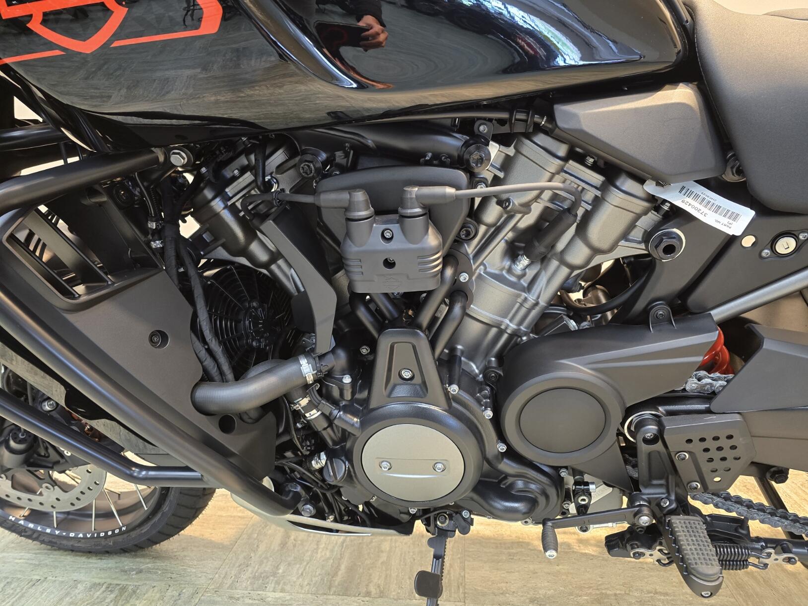 2026 Harley-Davidson® Pan America® 1250 Special Vivid Black Black Laced Wheels RA1250S, photo 11