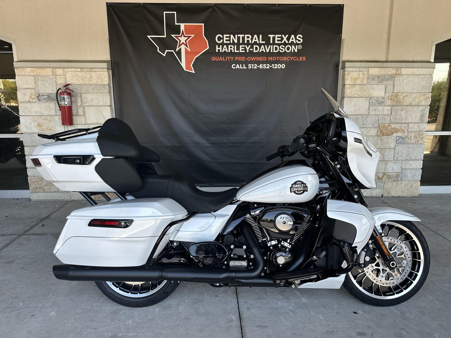 2026 Harley-Davidson® Street Glide Limited FLHXL