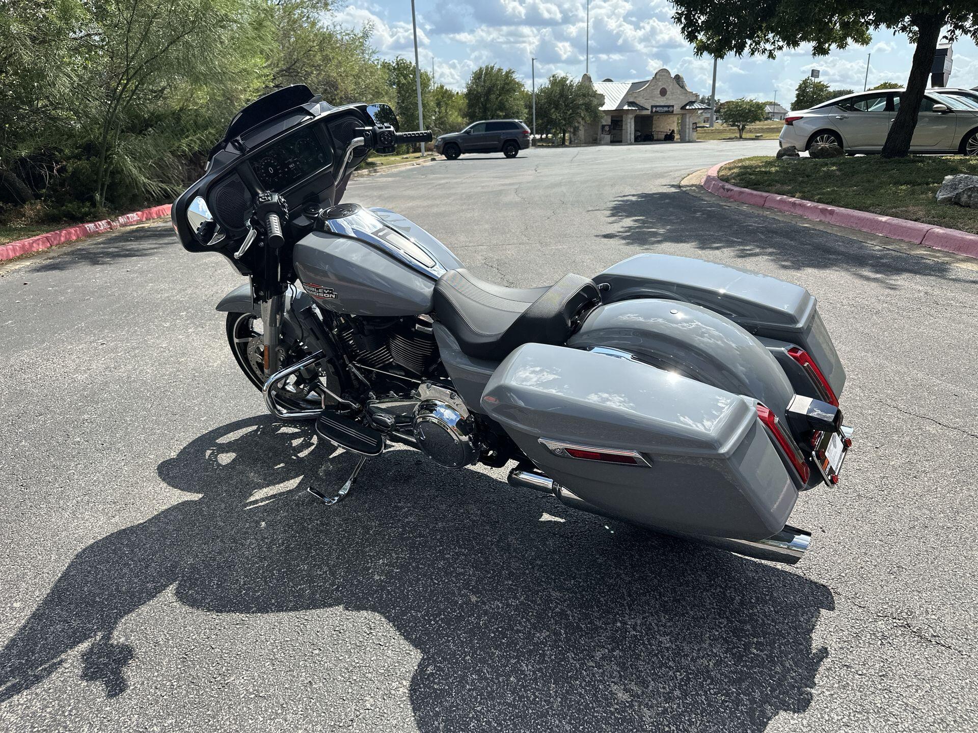 2026 Harley-Davidson® Street Glide® FLHX, photo 7
