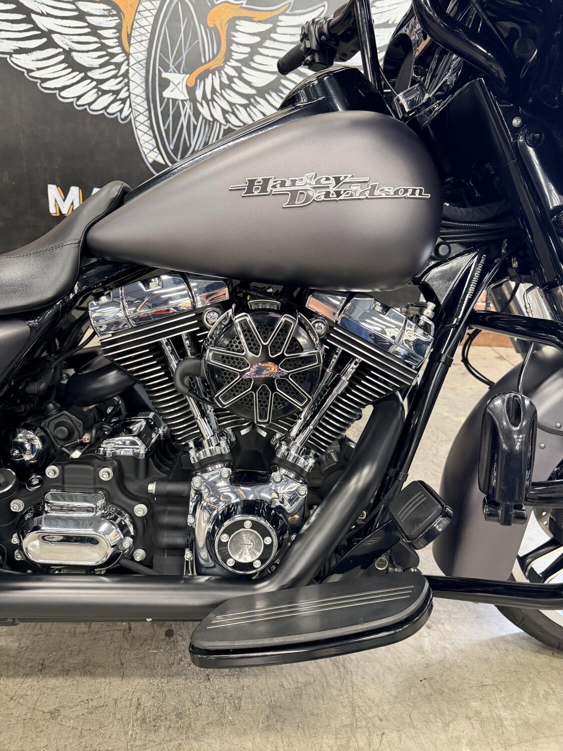 2016 Harley-Davidson® Street Glide® Special FLHXS, photo 2