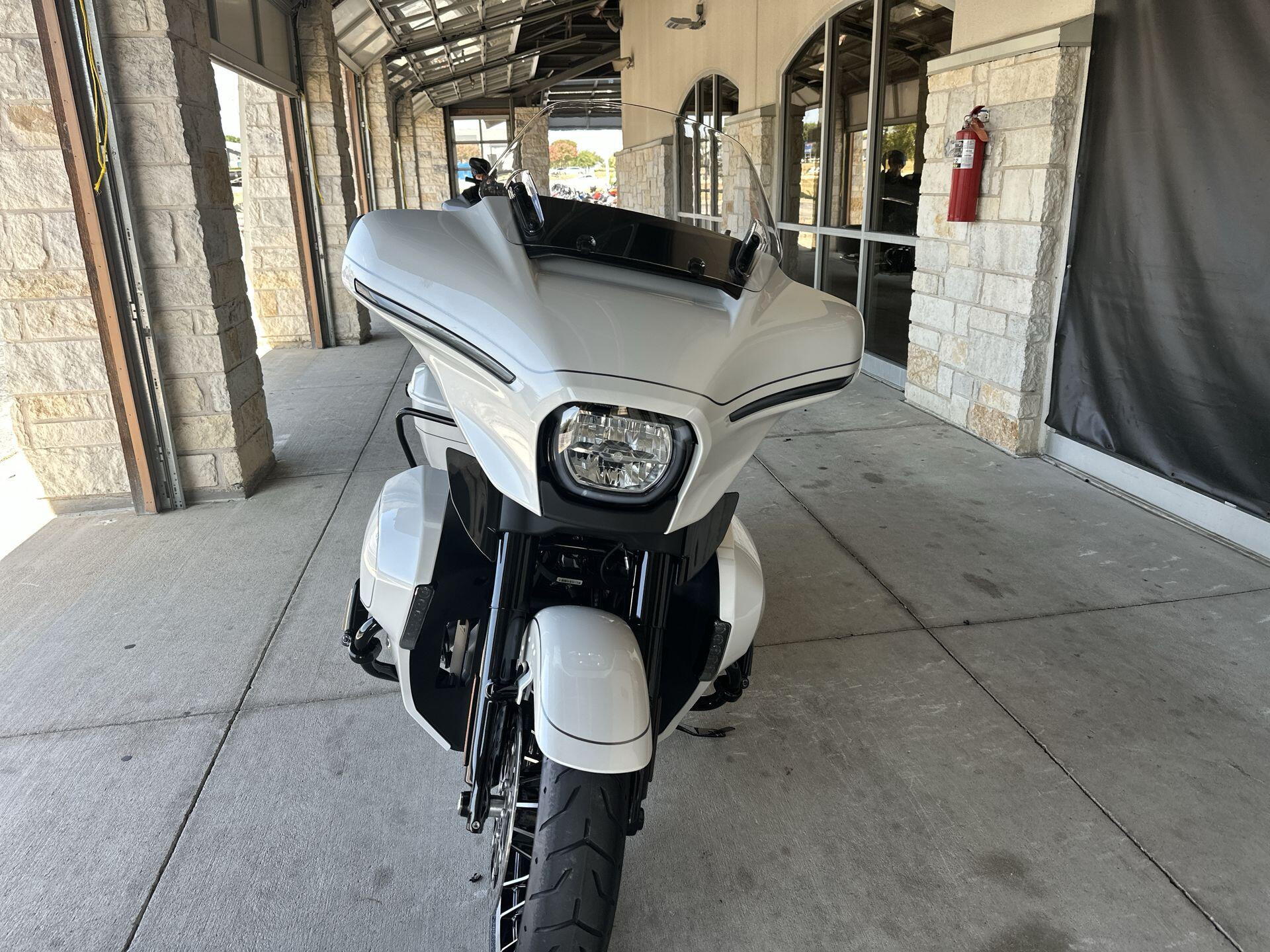 2026 Harley-Davidson® Street Glide Limited FLHXL, photo 10