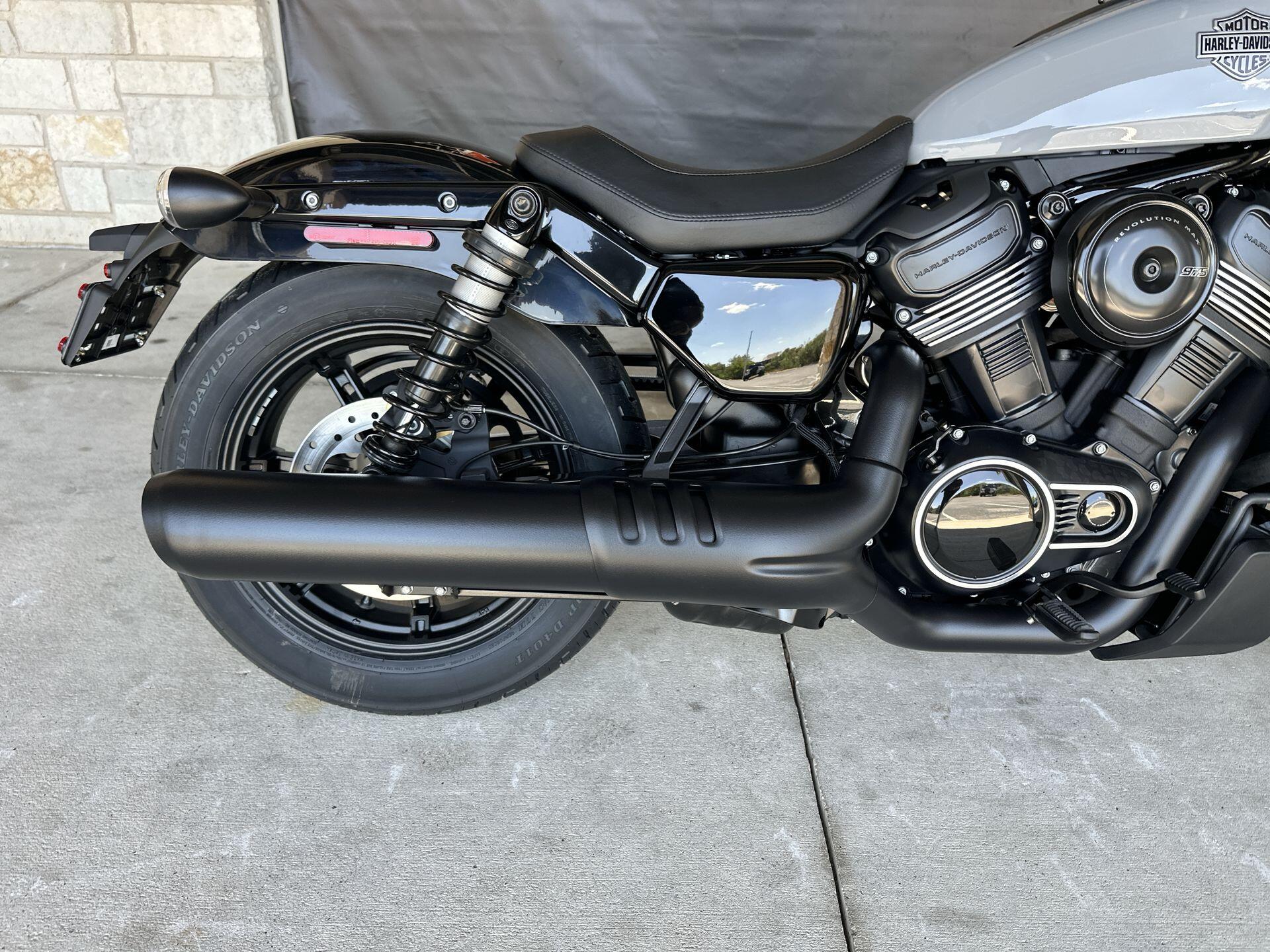 2026 Harley-Davidson® Nightster® RH975, photo 15