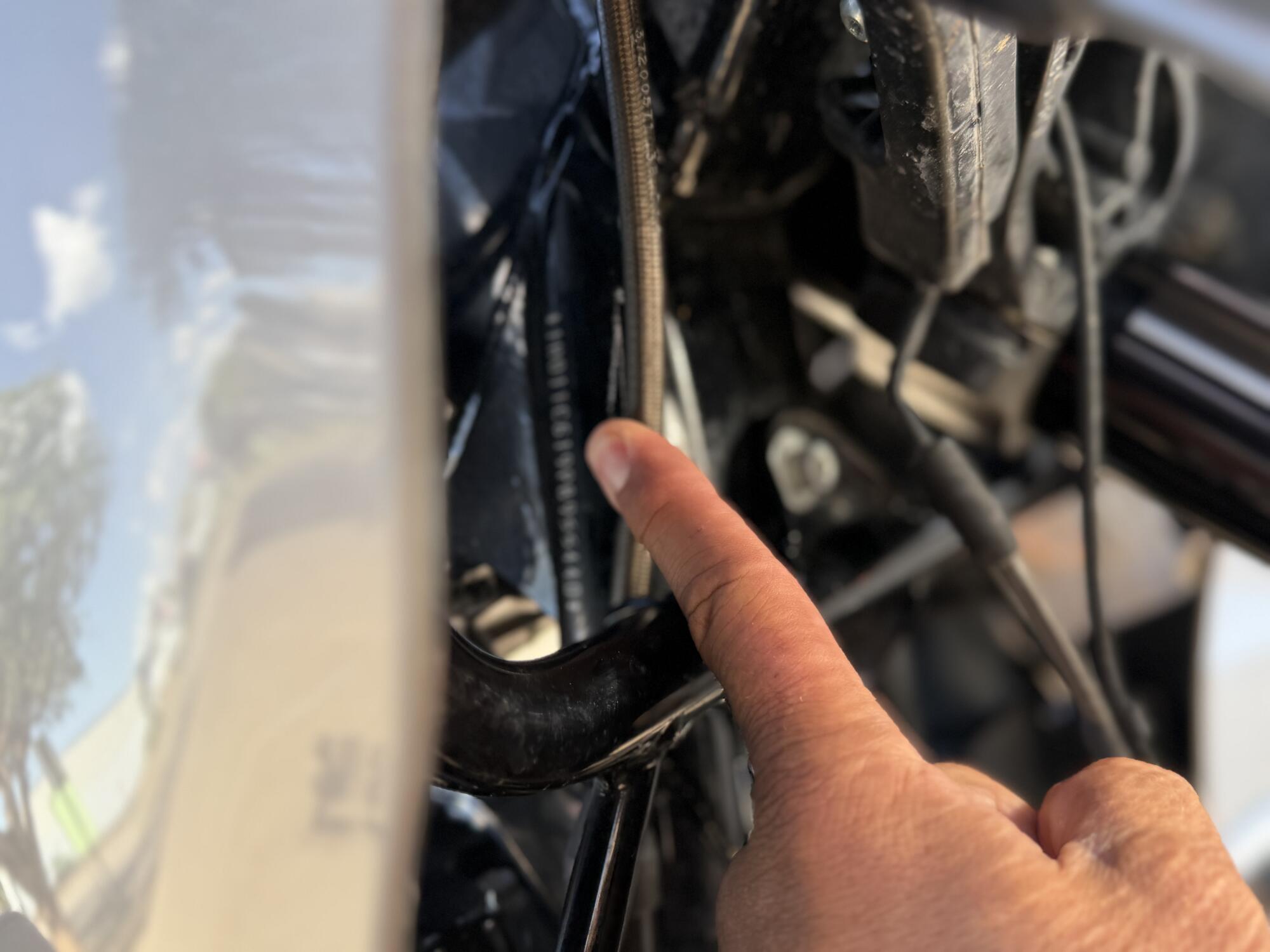 2023 Harley-Davidson® CVO™ Road Glide® Dark Platinum w/Pinstripe, photo 15