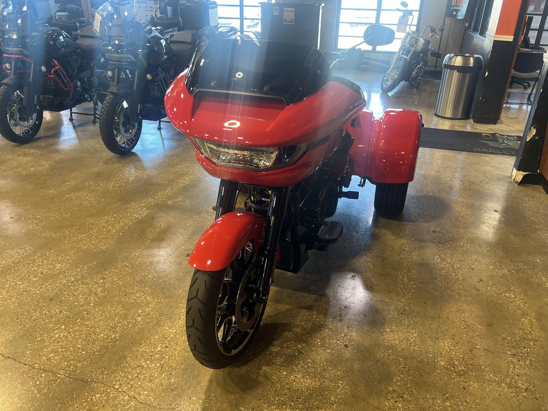 2026 Harley-Davidson® Road Glide 3 FLTRT, photo 3