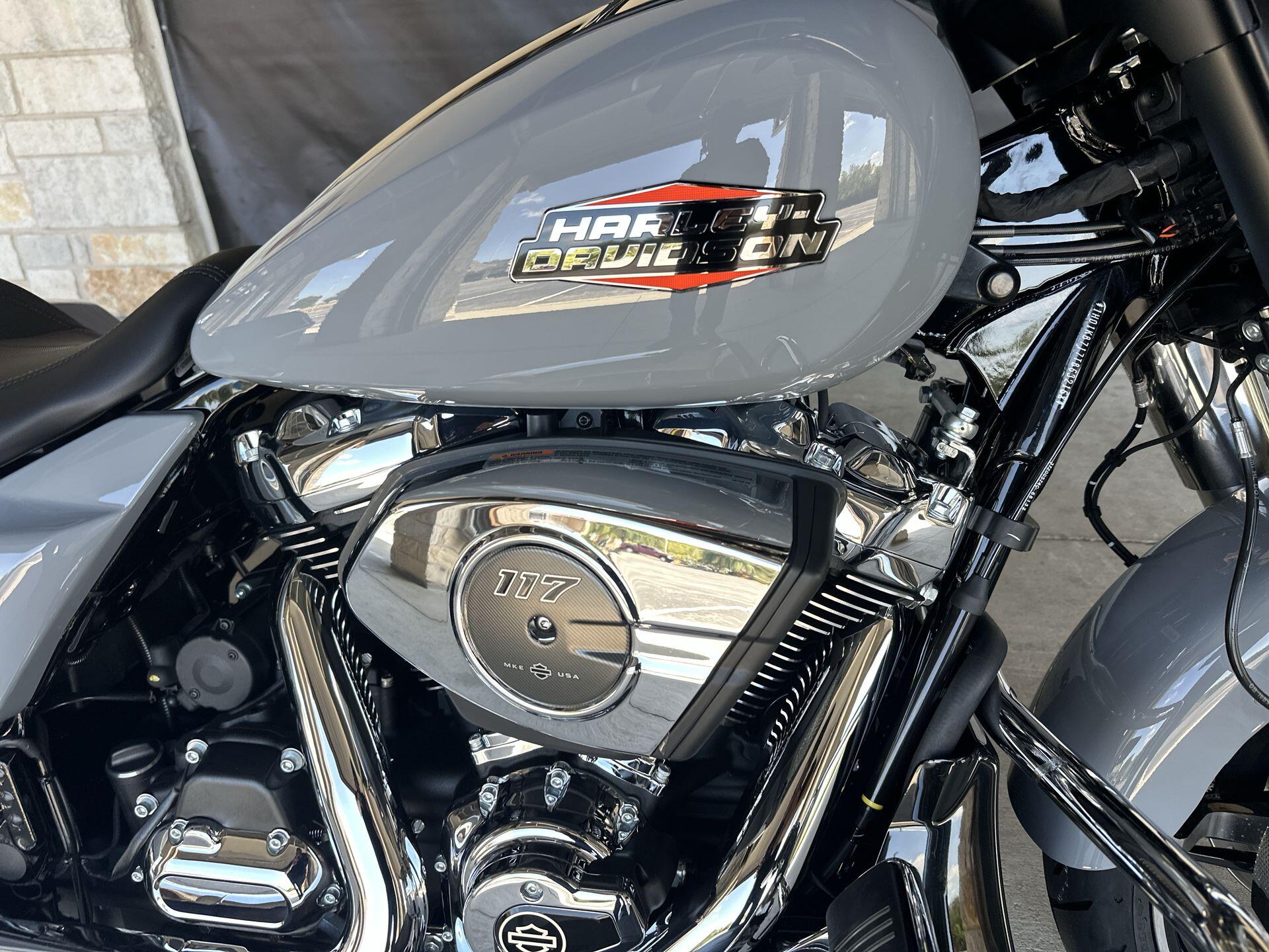 2026 Harley-Davidson® Street Glide® FLHX, photo 13
