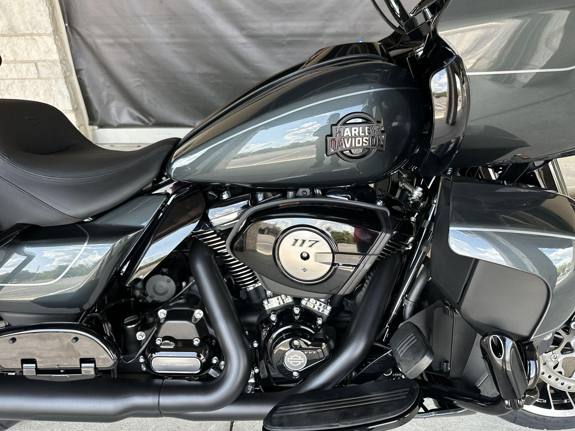 2026 Harley-Davidson® Road Glide Limited FLTRXL, photo 13