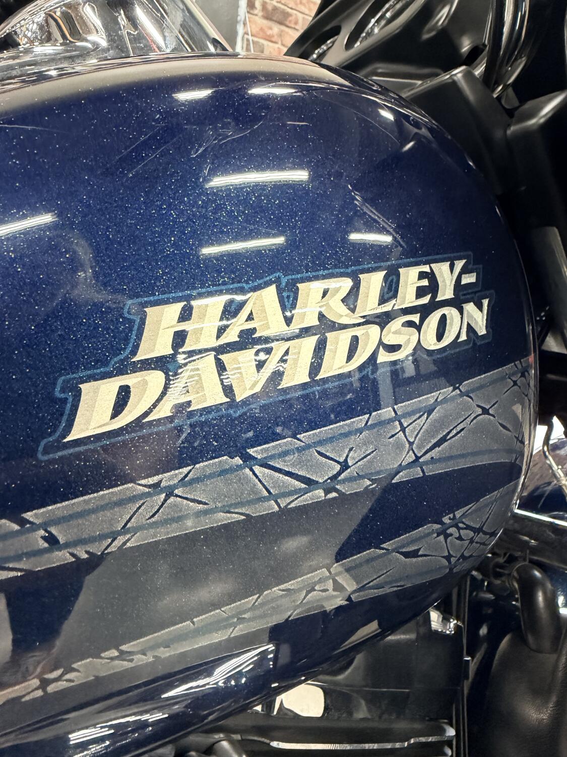 2016 Harley-Davidson® Road Glide® Ultra FLTRU, photo 3