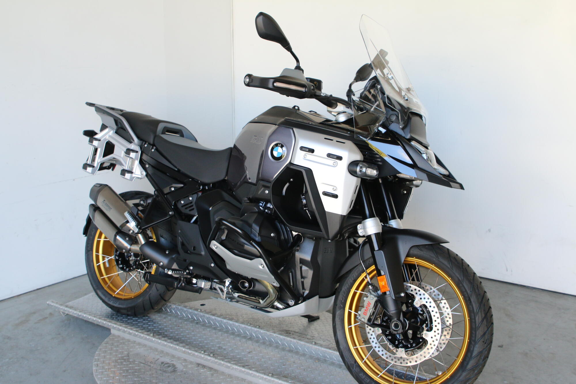 2026 BMW Motorrad R 1300 GS Adventure
