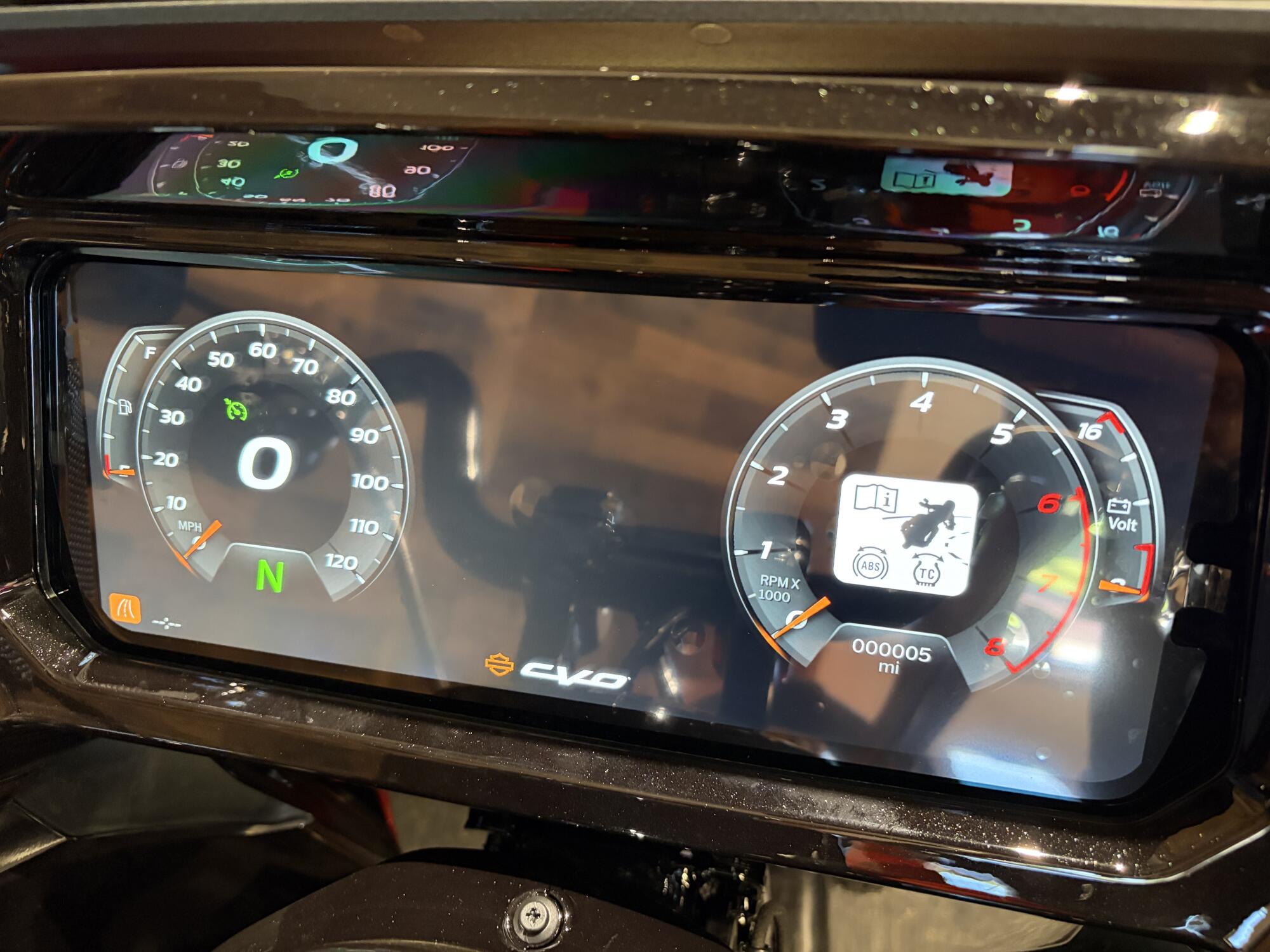 2026 Harley-Davidson® CVO Road Glide ST Citrus Heat Re-Entry FLTRXSTSE, photo 12
