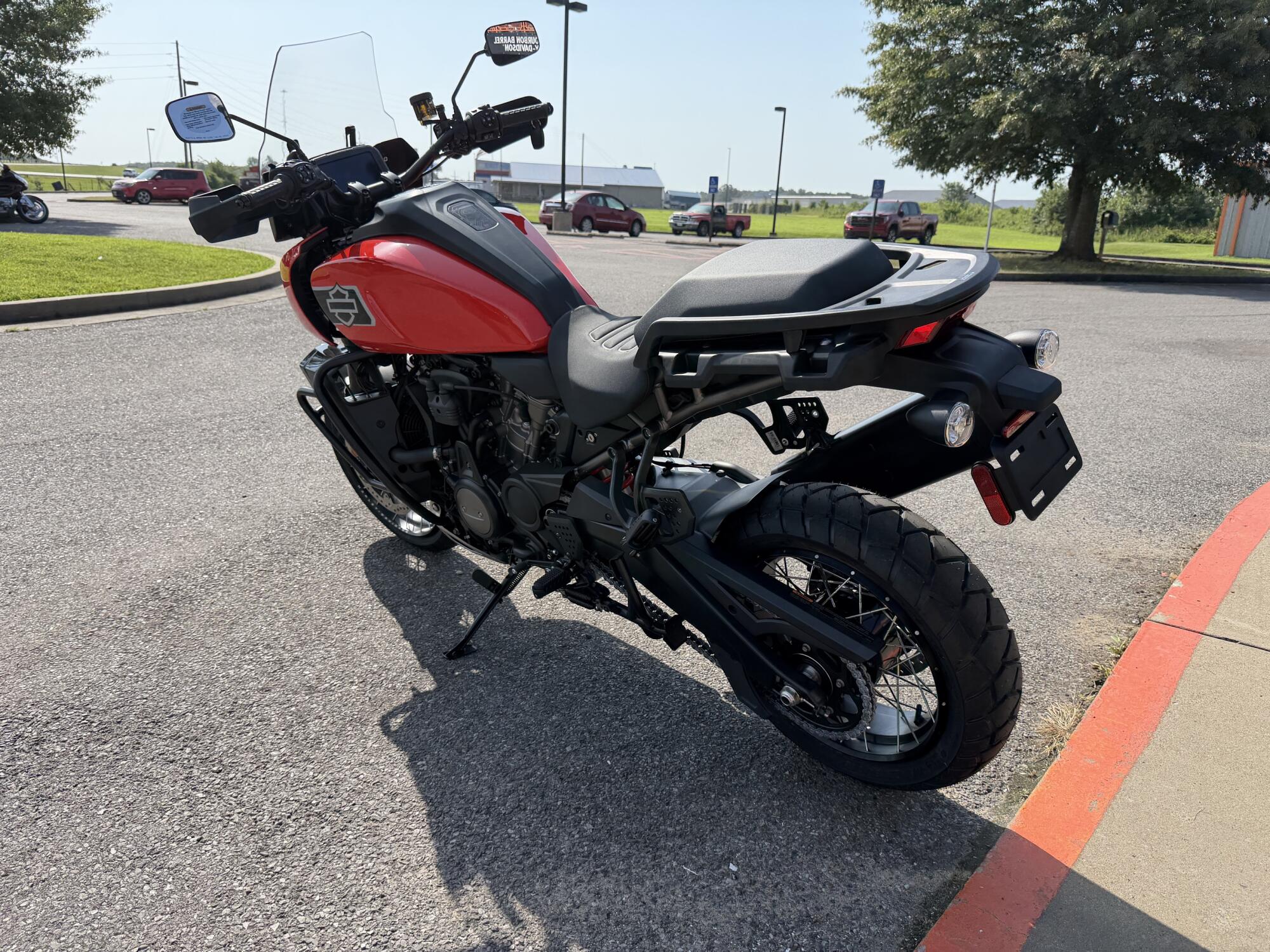 2026 Harley-Davidson® Pan America® 1250 Special Blood Orange, photo 8