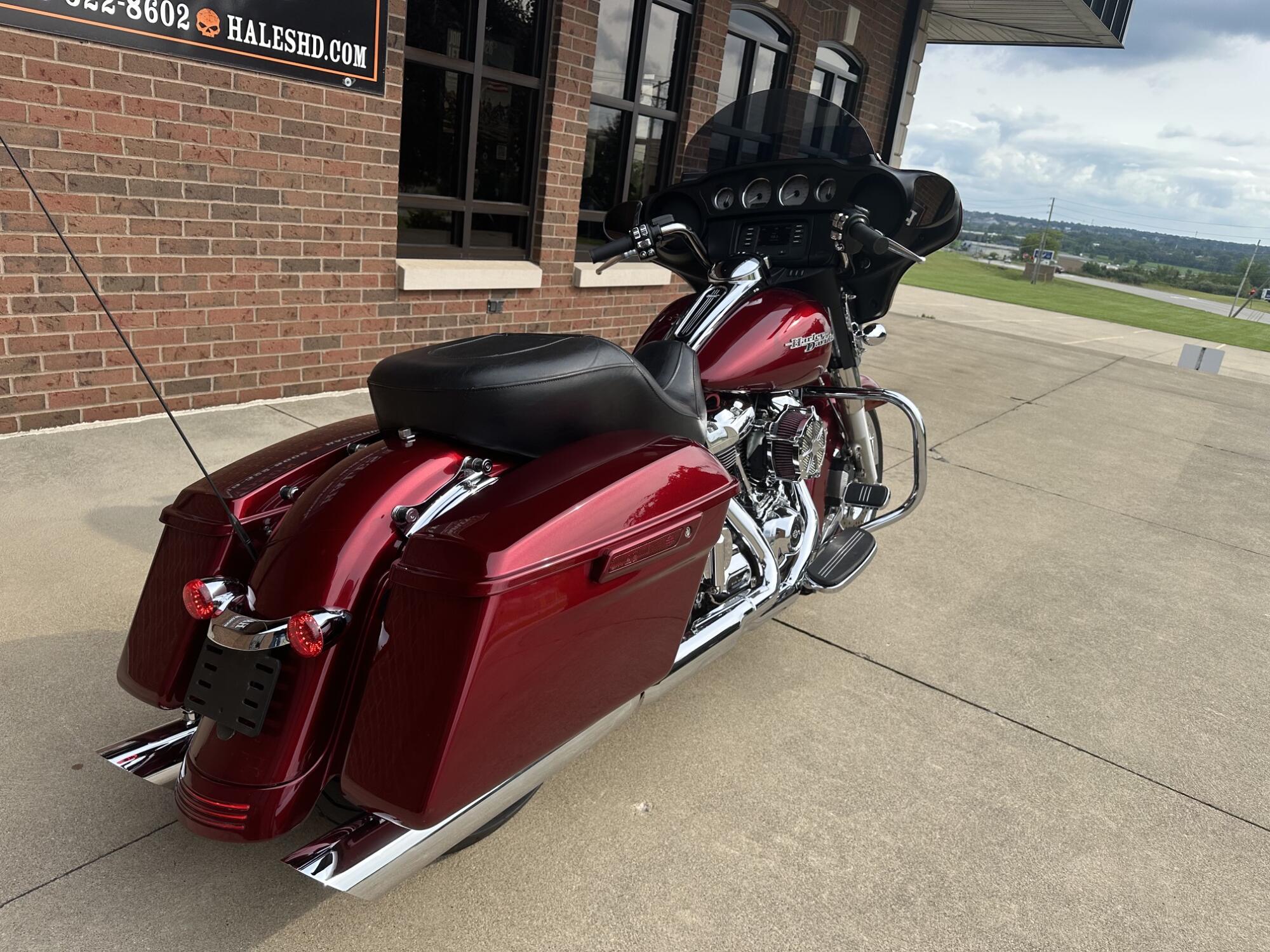 2017 Harley-Davidson Street Glide FLHX, photo 14