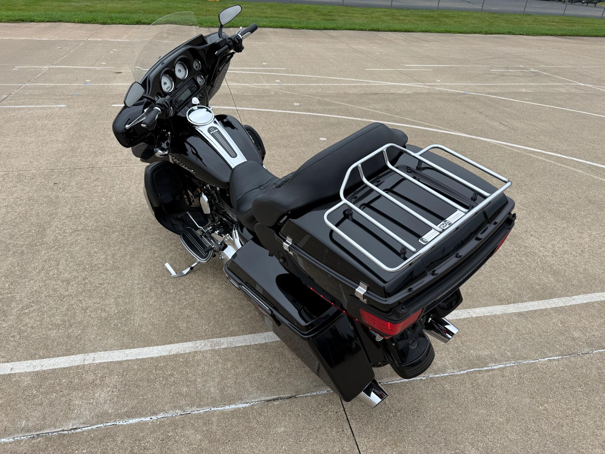 2007 Harley-Davidson® Street Glide® Vivid Black, photo 6