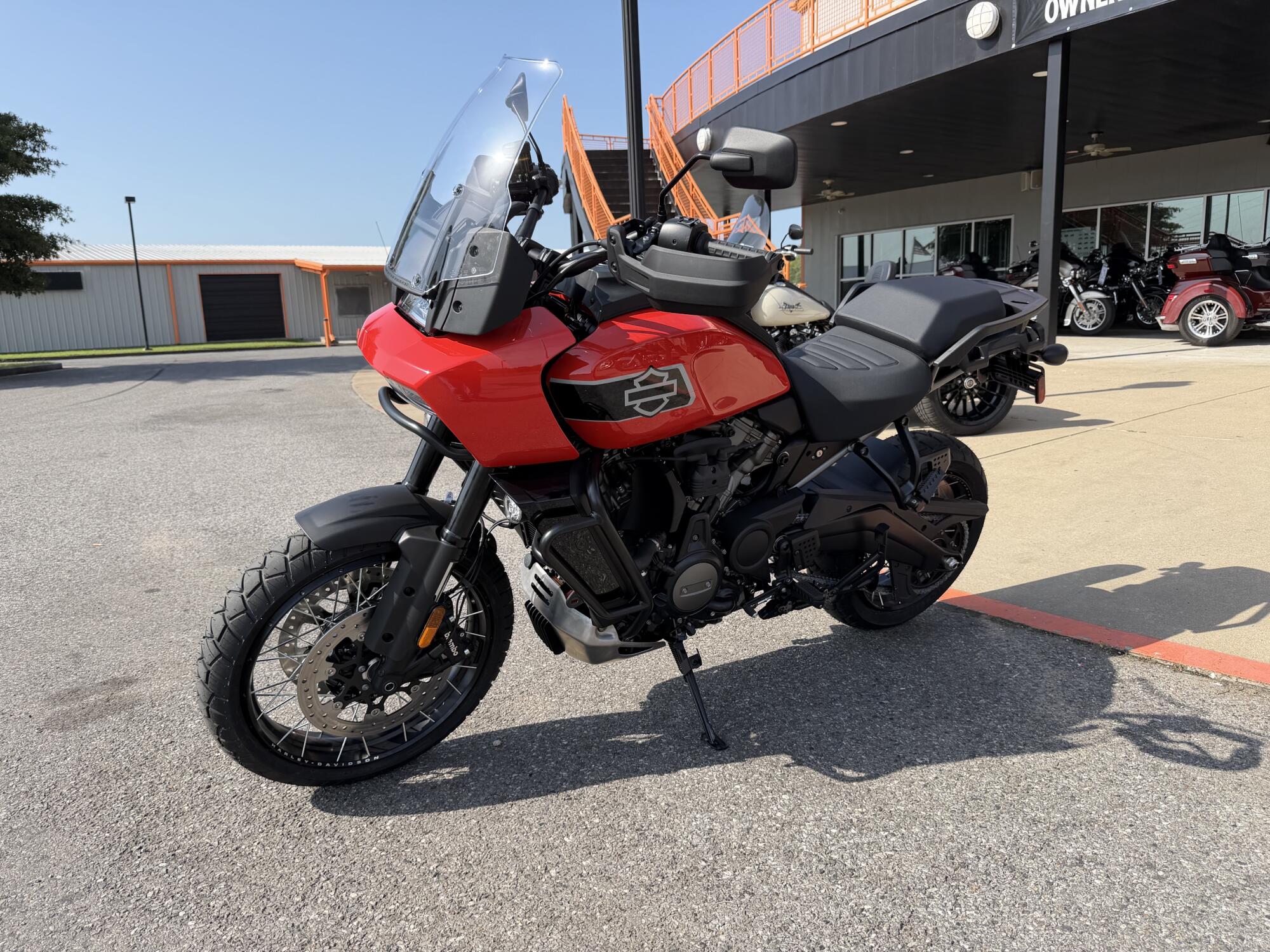 2026 Harley-Davidson® Pan America® 1250 Special Blood Orange, photo 6