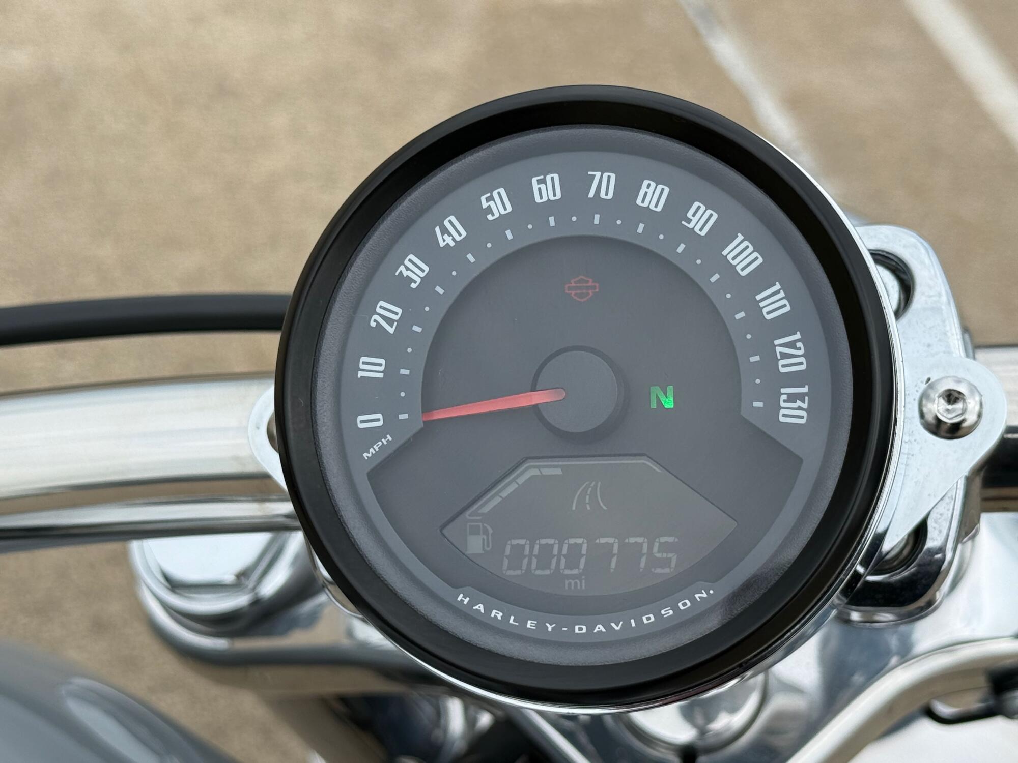 2025 Harley-Davidson® Breakout® Billiard Gray, photo 8