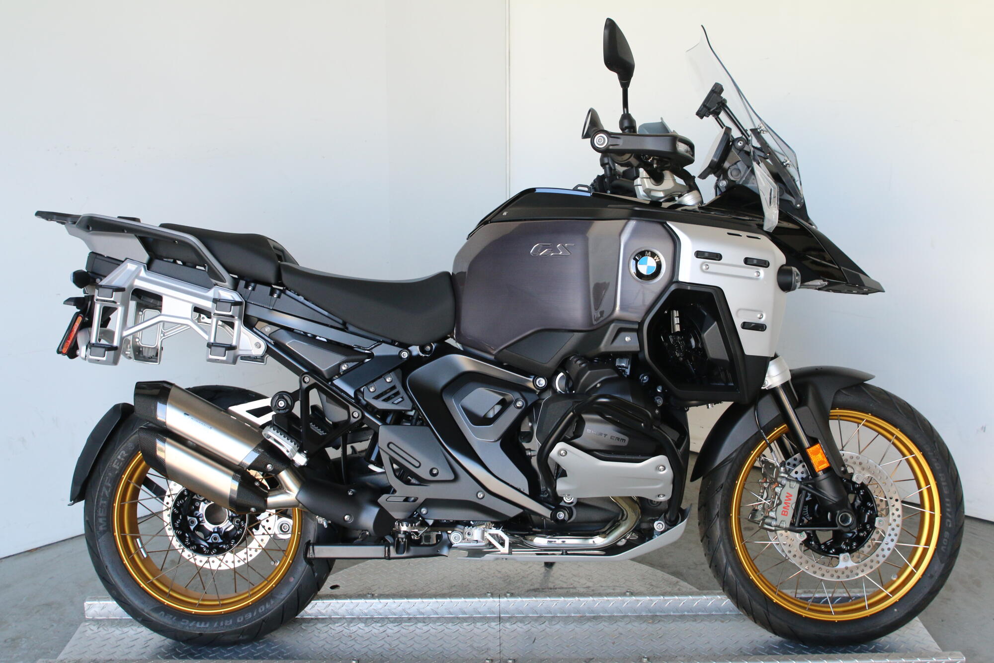 2026 BMW Motorrad R 1300 GS Adventure, photo 2