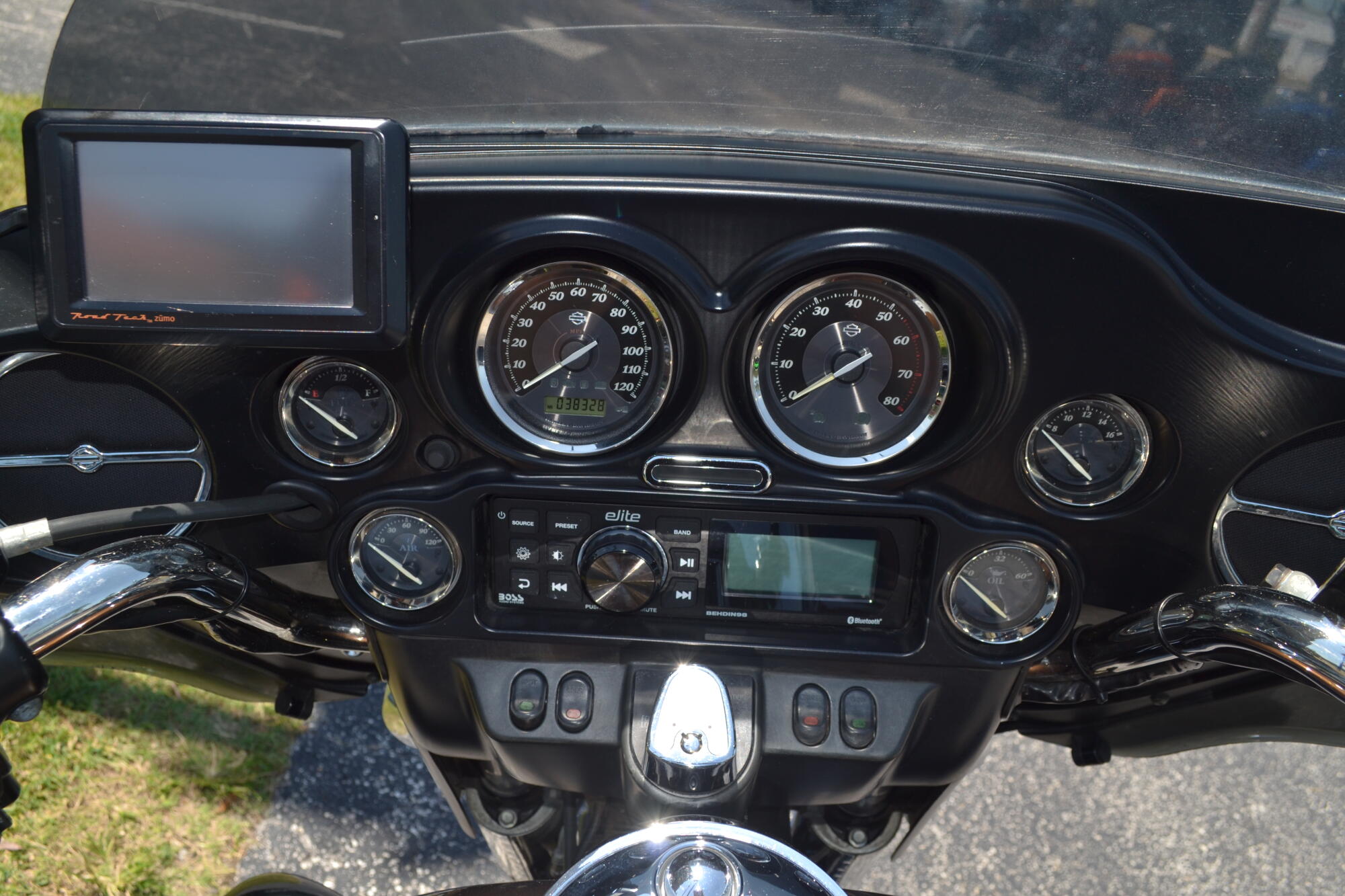 2013 Harley-Davidson® Electra Glide® Ultra Limited Anniversary Edition 110th - FLHTK, photo 13