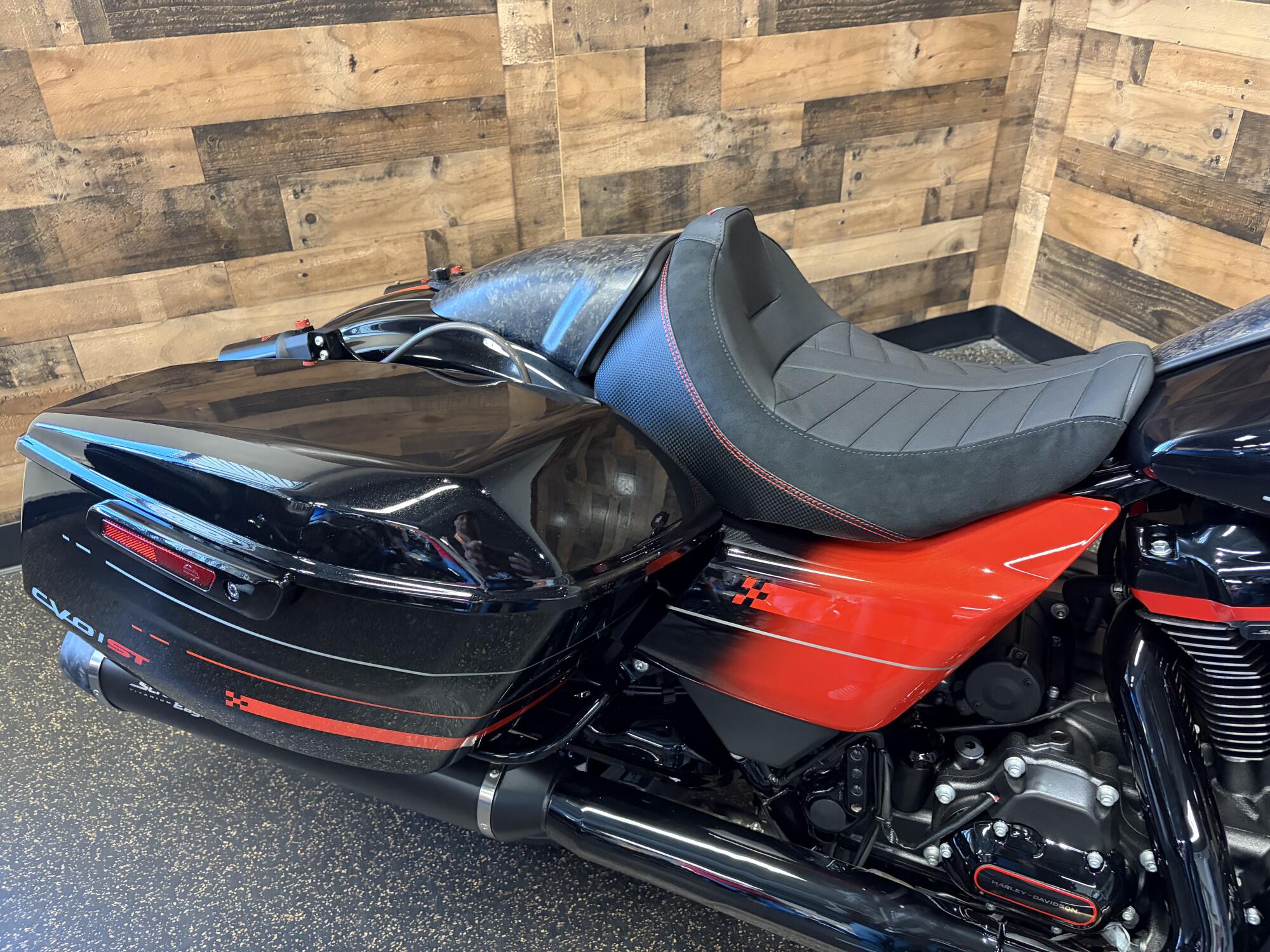 2026 Harley-Davidson® CVO Road Glide ST Citrus Heat Re-Entry FLTRXSTSE, photo 8