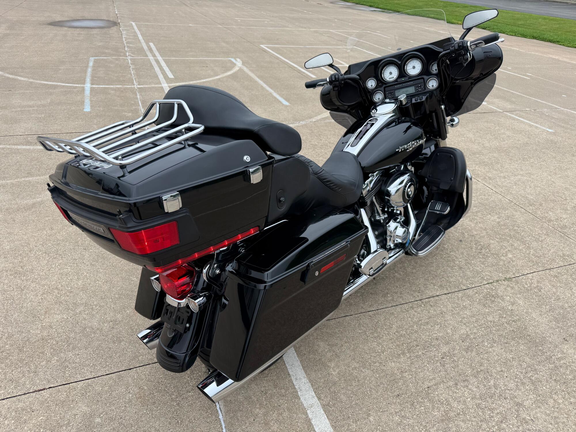2007 Harley-Davidson® Street Glide® Vivid Black, photo 8