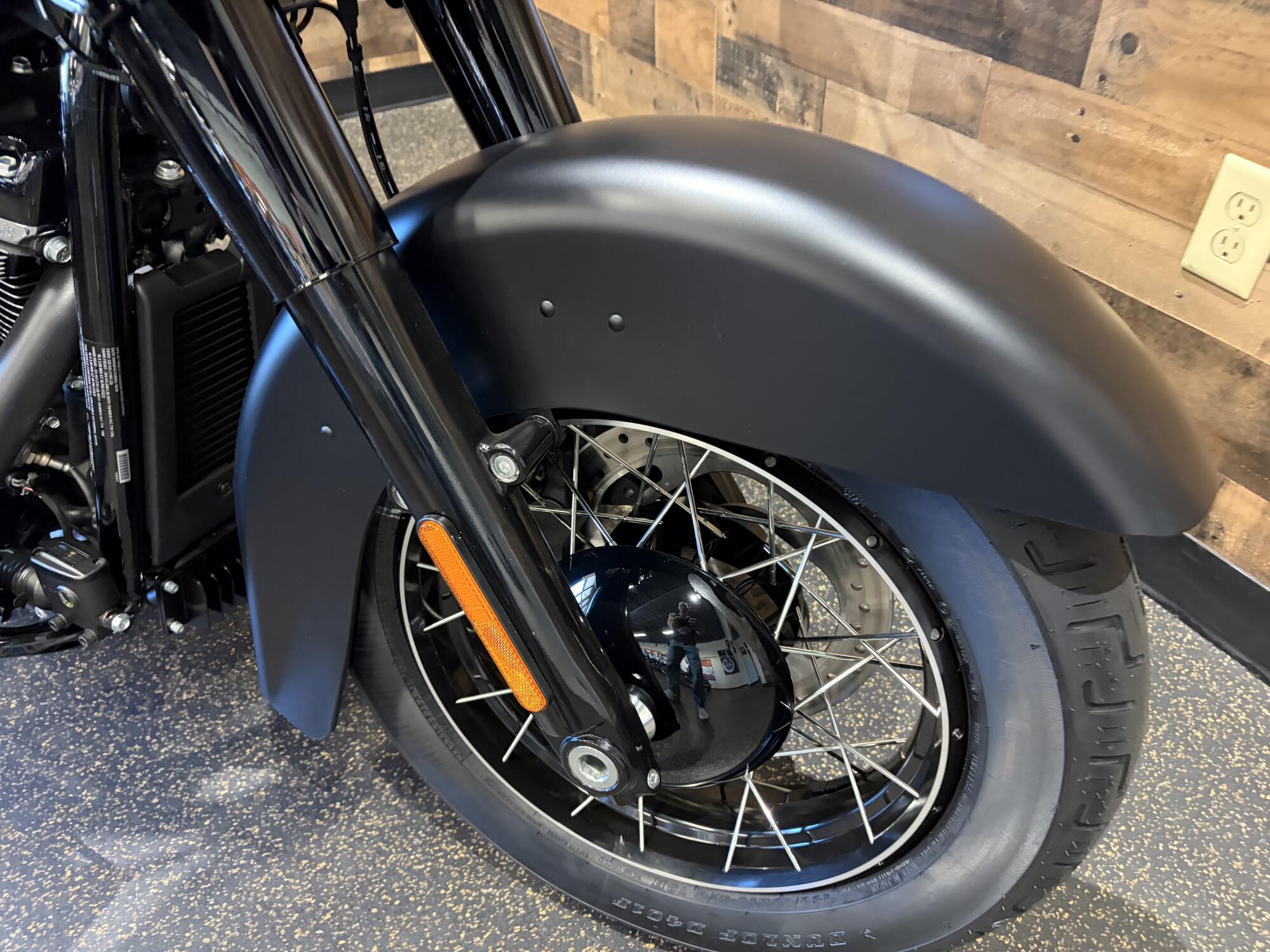 2026 Harley-Davidson® Deadwood™ Black Denim FLHD, photo 7