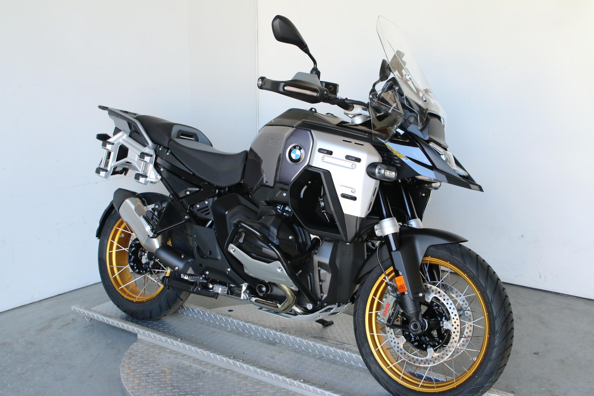2026 BMW Motorrad R 1300 GS Adventure