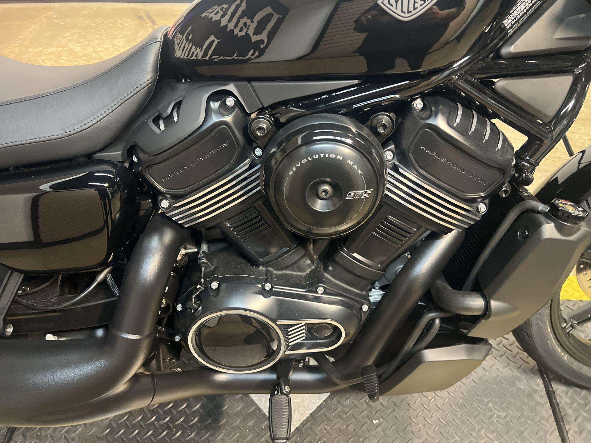 2026 Harley-Davidson® Nightster® RH975, photo 12