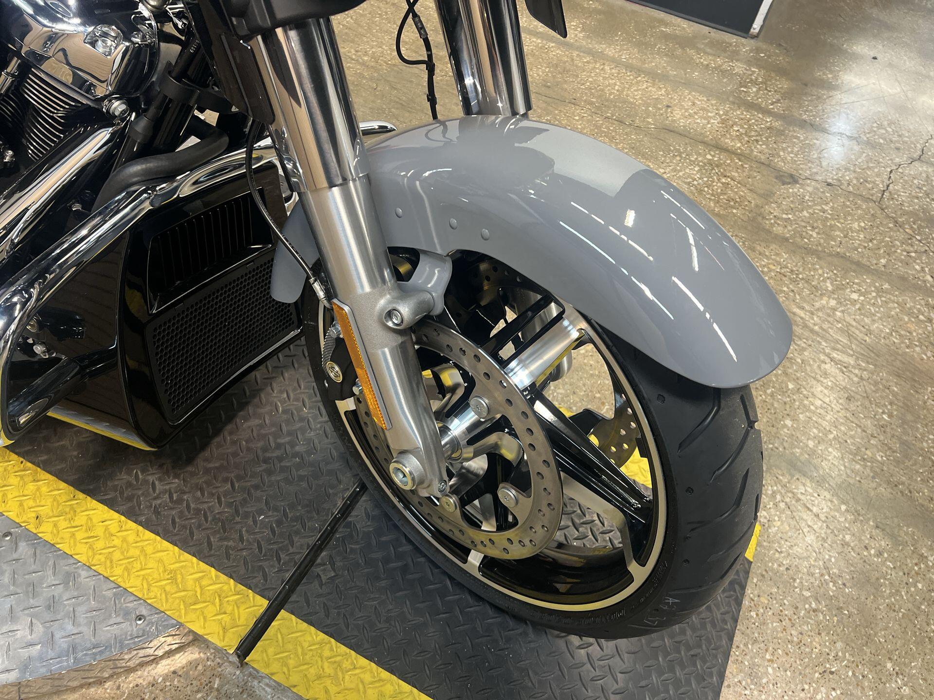 2026 Harley-Davidson® Street Glide® FLHX, photo 11