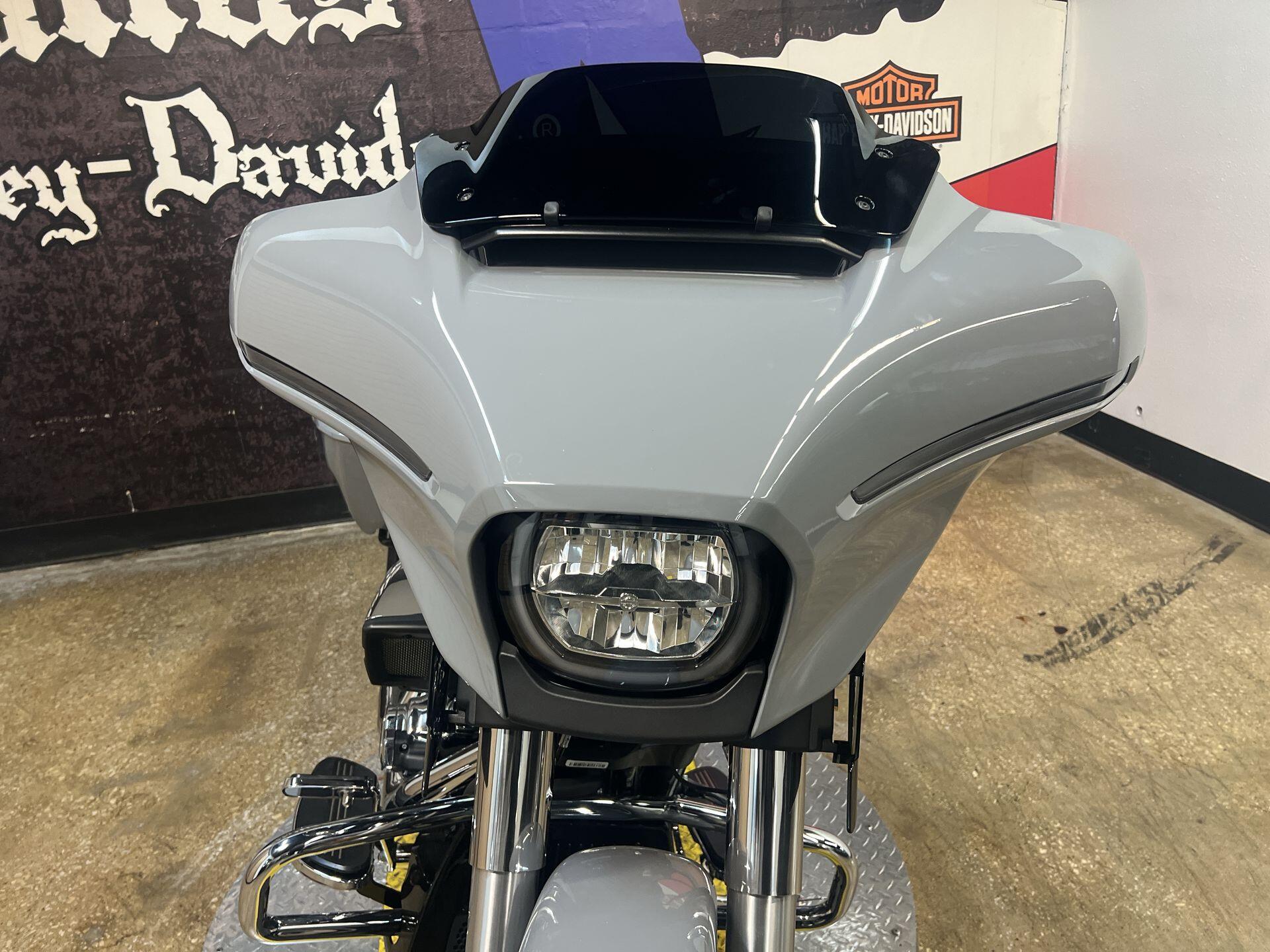 2026 Harley-Davidson® Street Glide® FLHX, photo 10